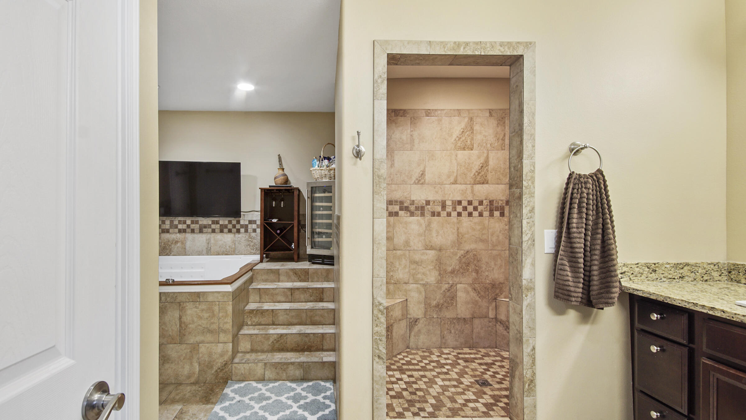 LAKE JUNIPER ESTATES - Residential