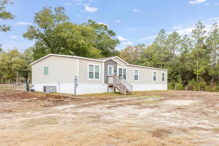 Large home, plenty of room to grow, with a large corner lot. Open concept kitchen with large pantry and laundry room. All kitchen appliances are staying. Shed in fenced in yard.