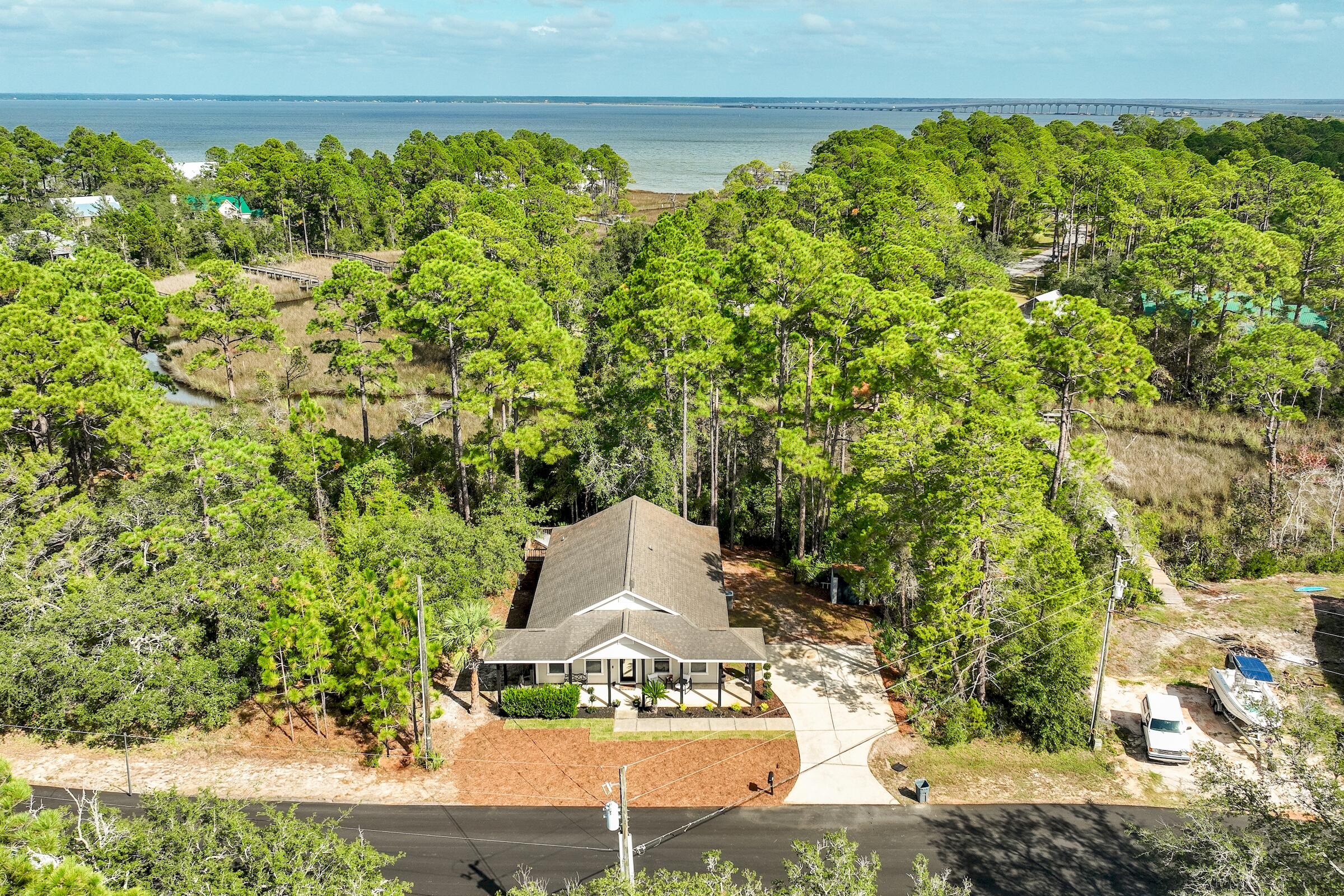 BAY PINE SHORES - Residential