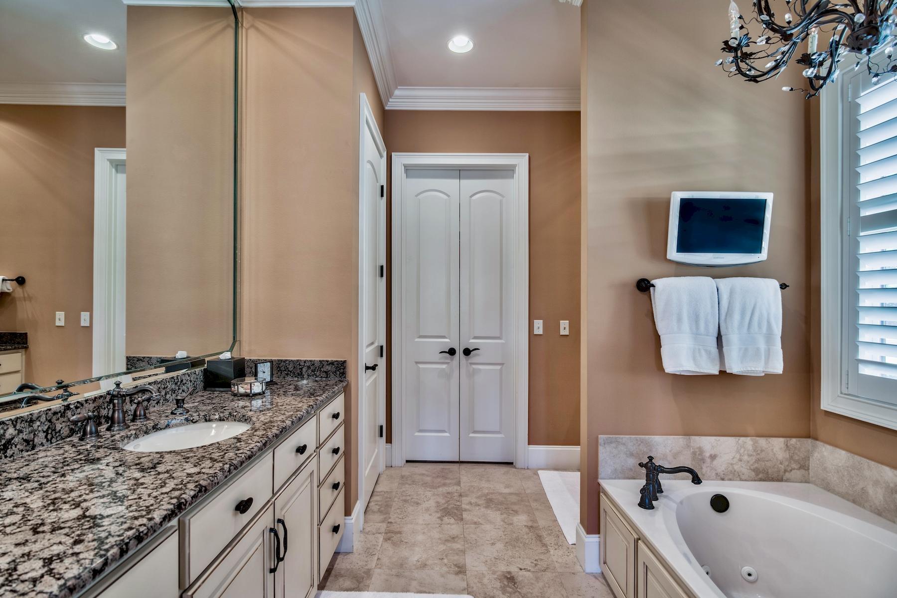 BURNT PINE - Residential