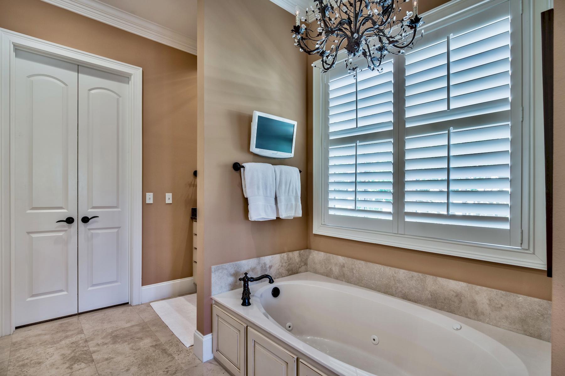 BURNT PINE - Residential