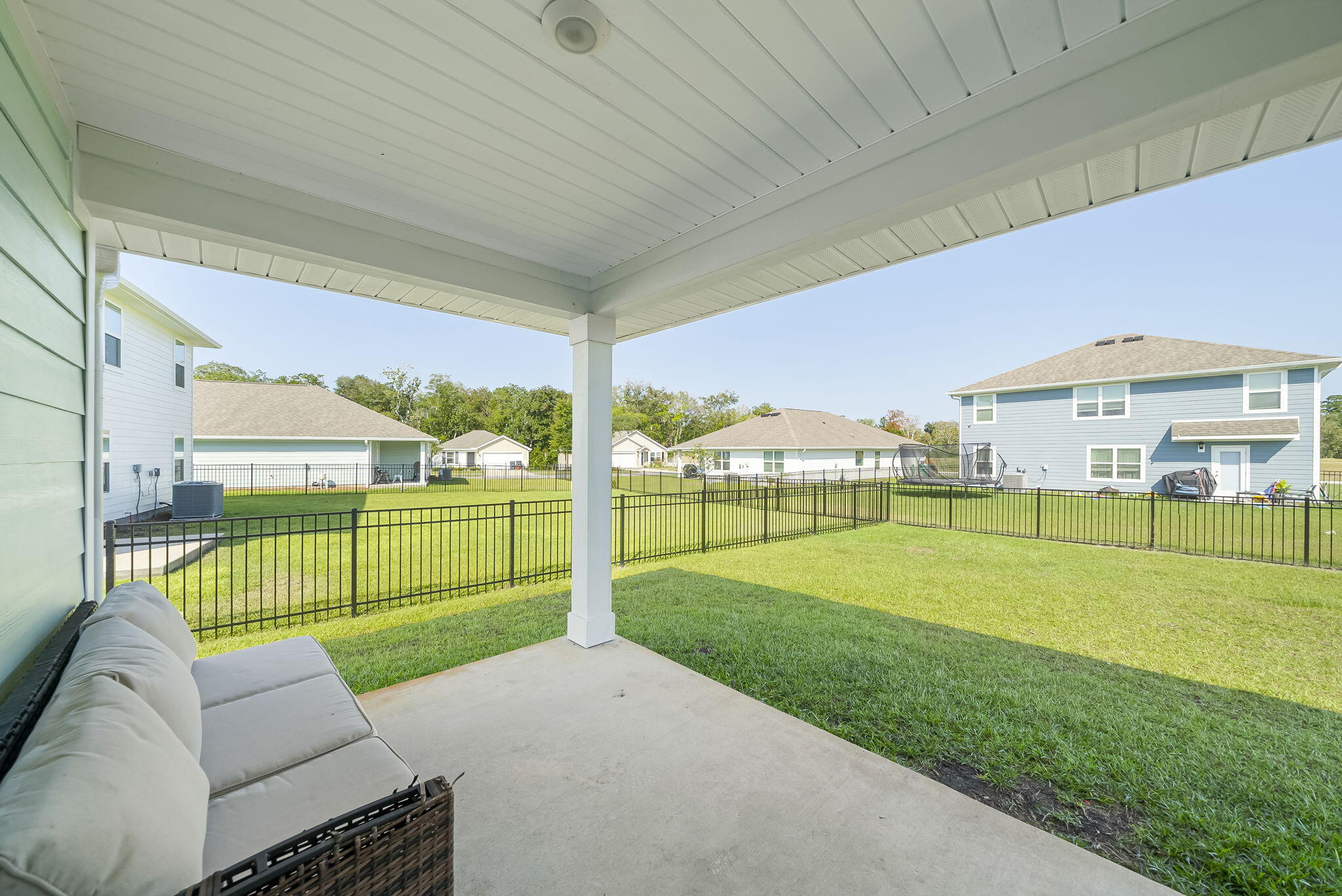 RIVERWALK PH I - Residential Lease