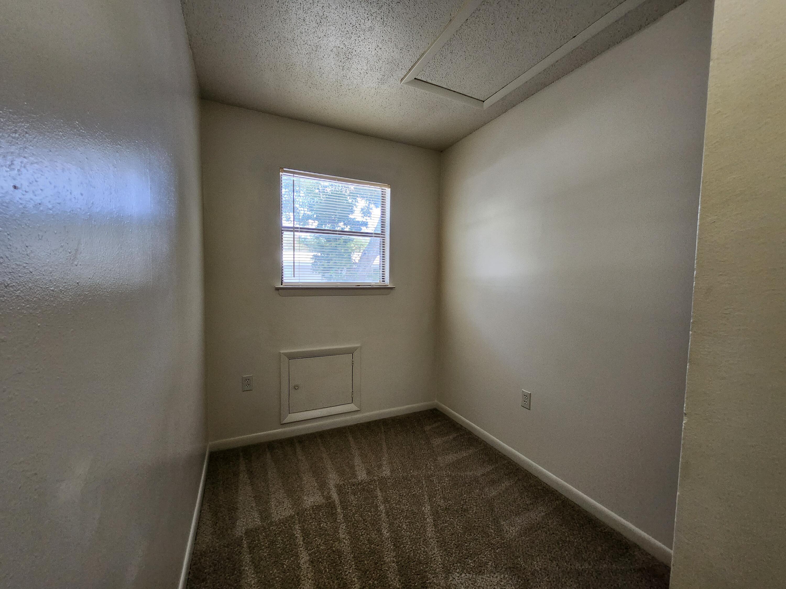 DOWNTOWNER - Residential Lease