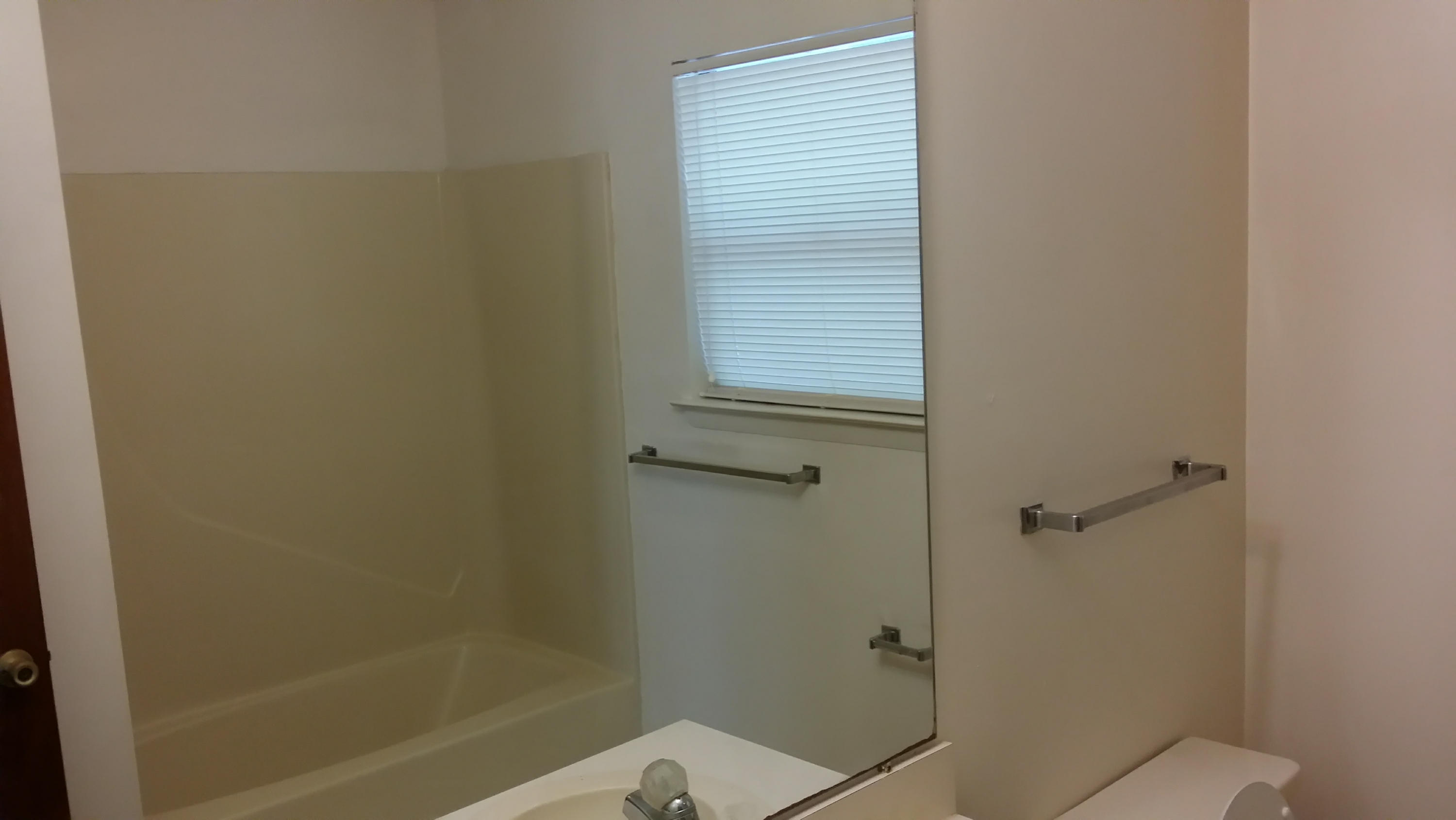 DOWNTOWNER - Residential Lease