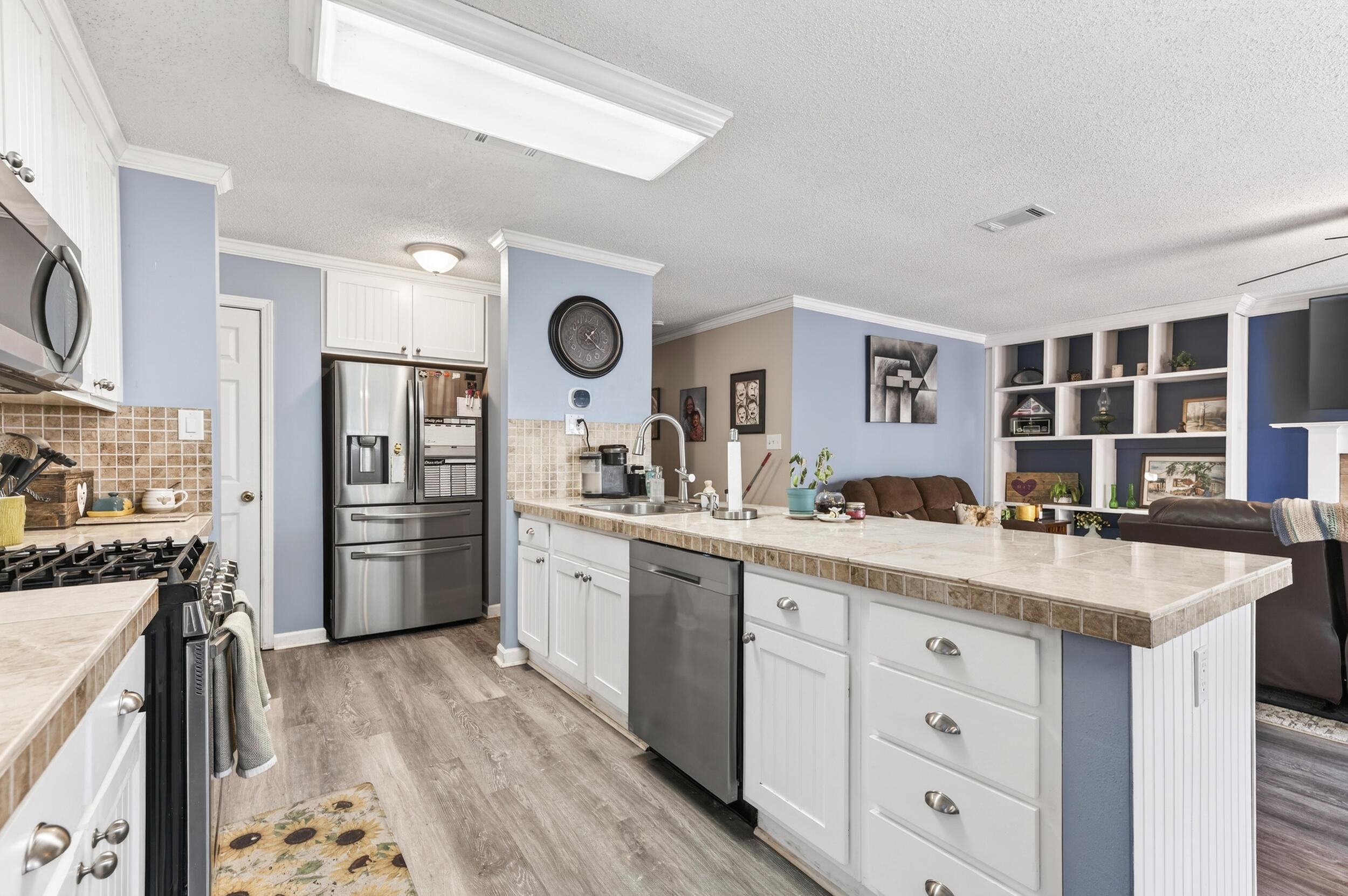 FOREST MANOR - Residential