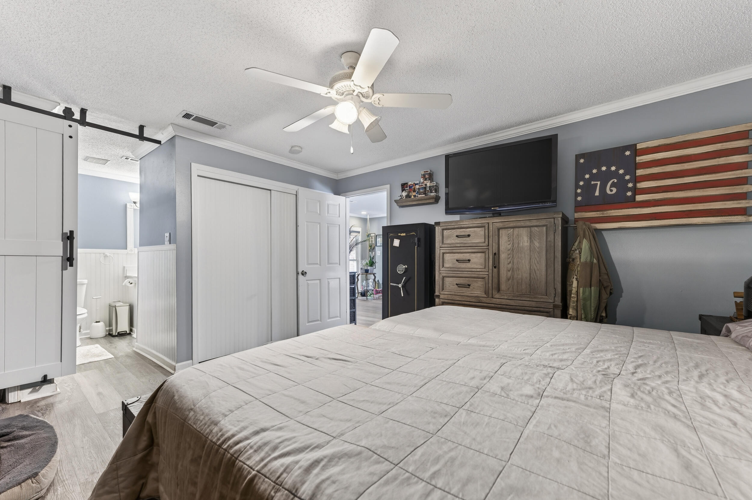 FOREST MANOR - Residential