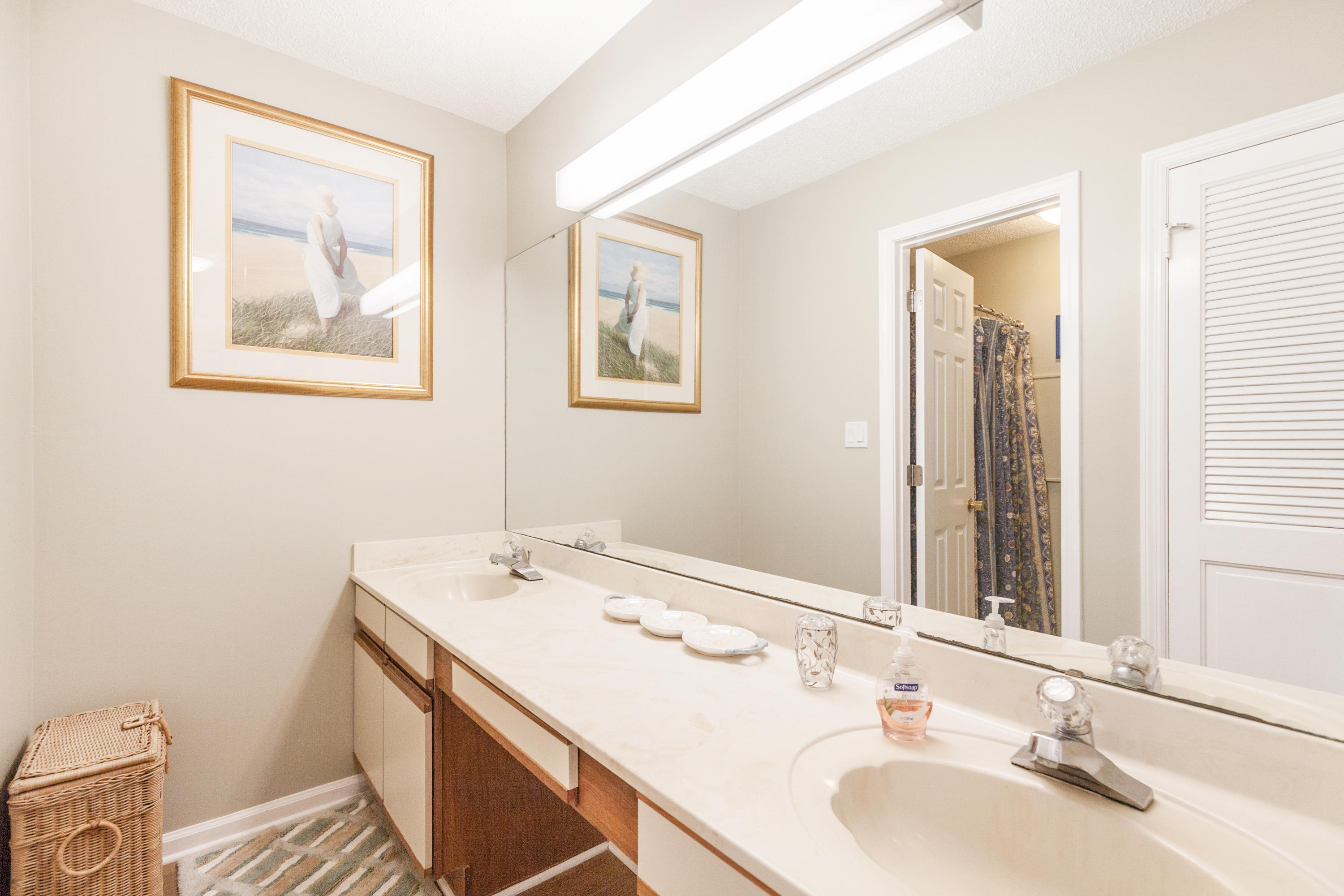 SEASCAPE CONDO LAKEFRONT VILLA (PHASE 6B) - Residential