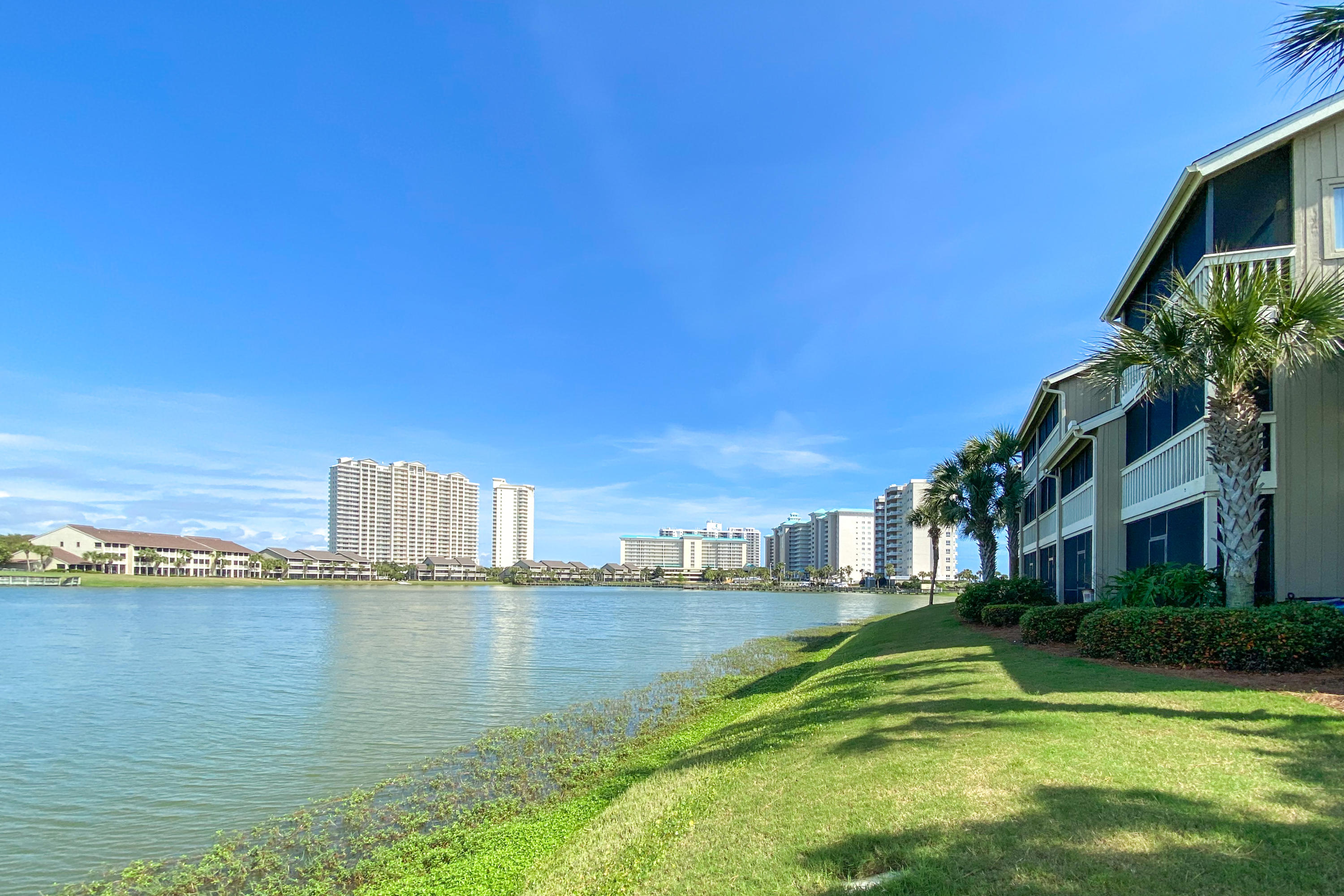 SEASCAPE CONDO LAKEFRONT VILLA (PHASE 6B) - Residential