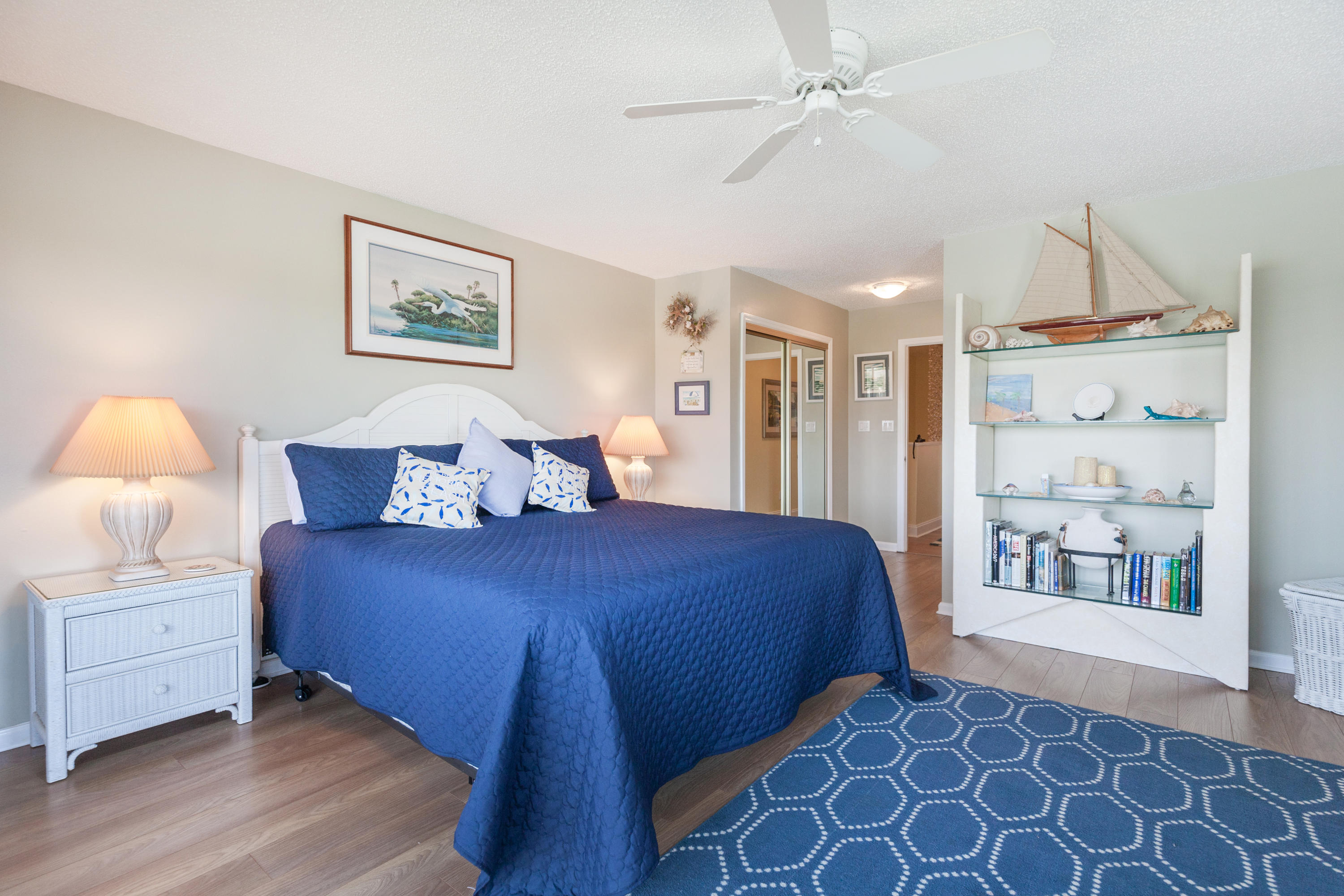 SEASCAPE CONDO LAKEFRONT VILLA (PHASE 6B) - Residential