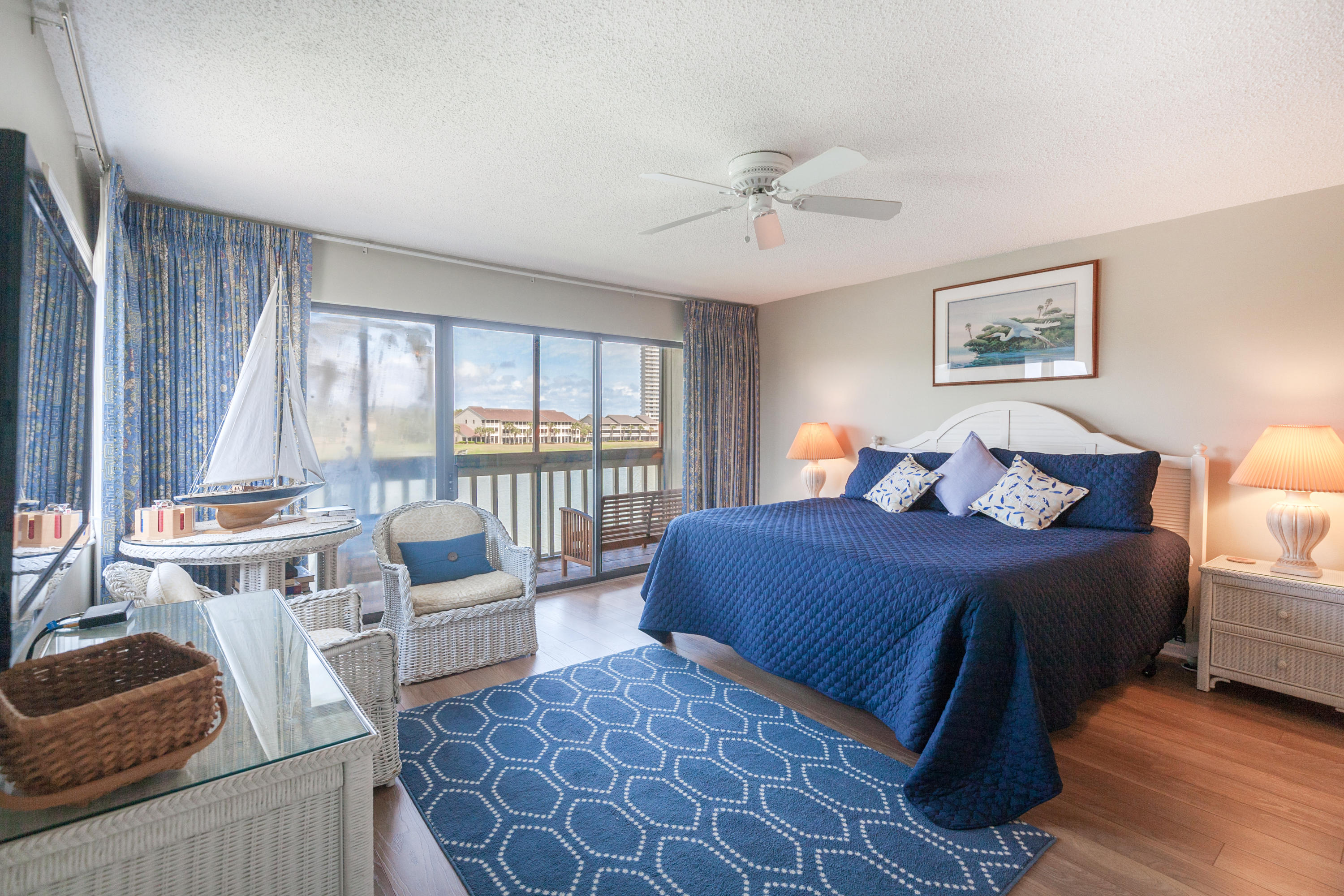 SEASCAPE CONDO LAKEFRONT VILLA (PHASE 6B) - Residential