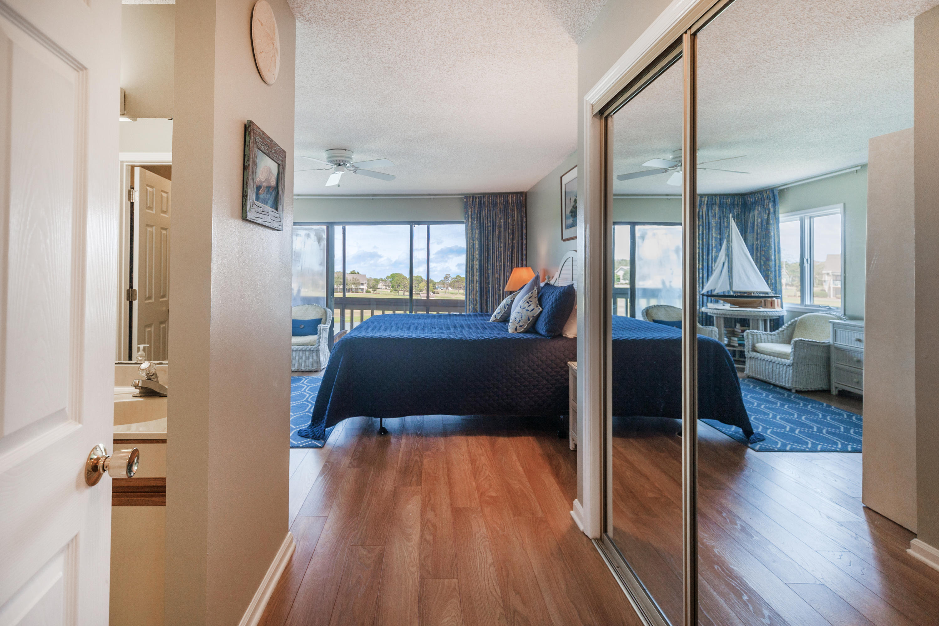 SEASCAPE CONDO LAKEFRONT VILLA (PHASE 6B) - Residential