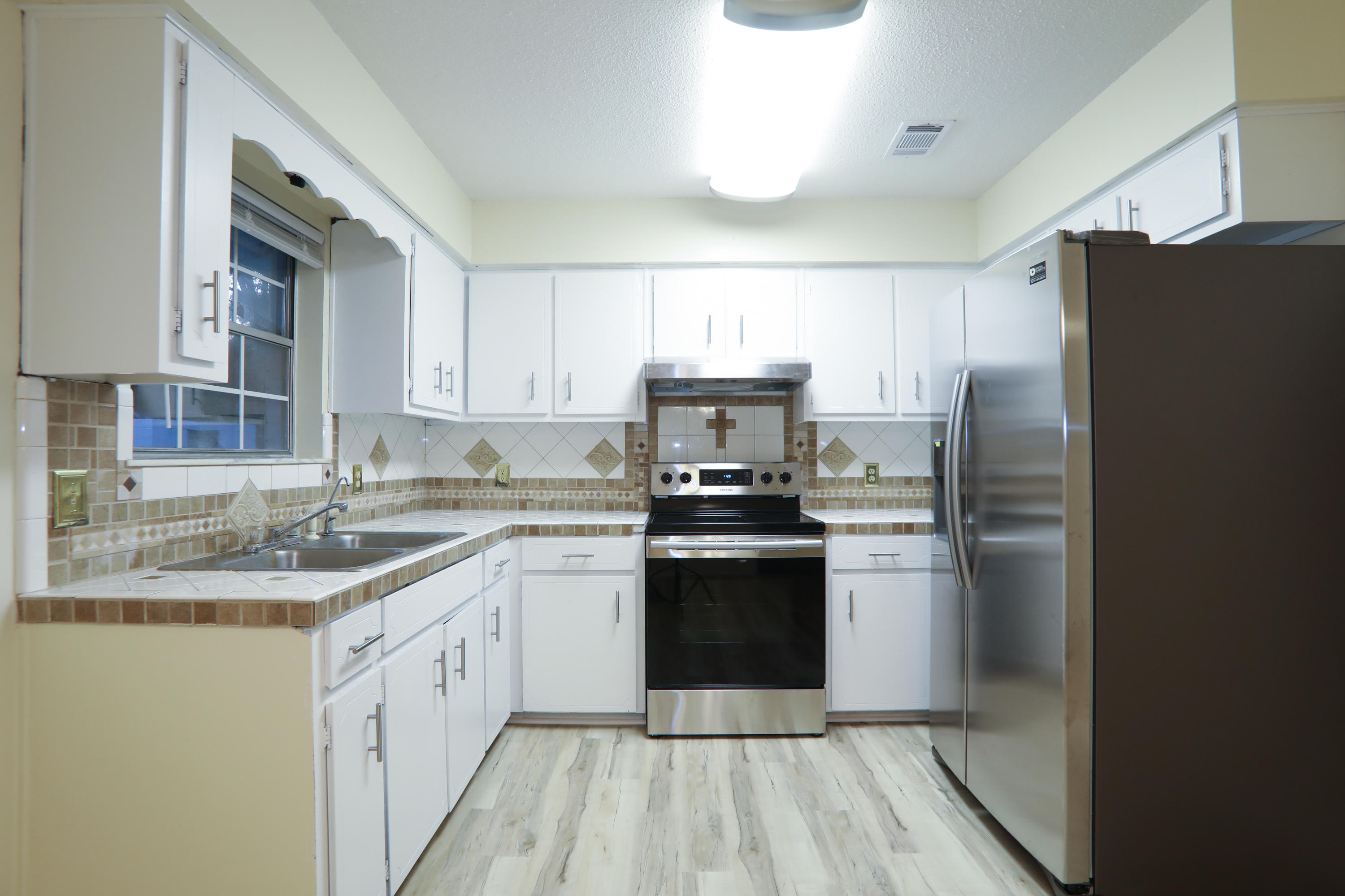 CRESTVIEW - Residential