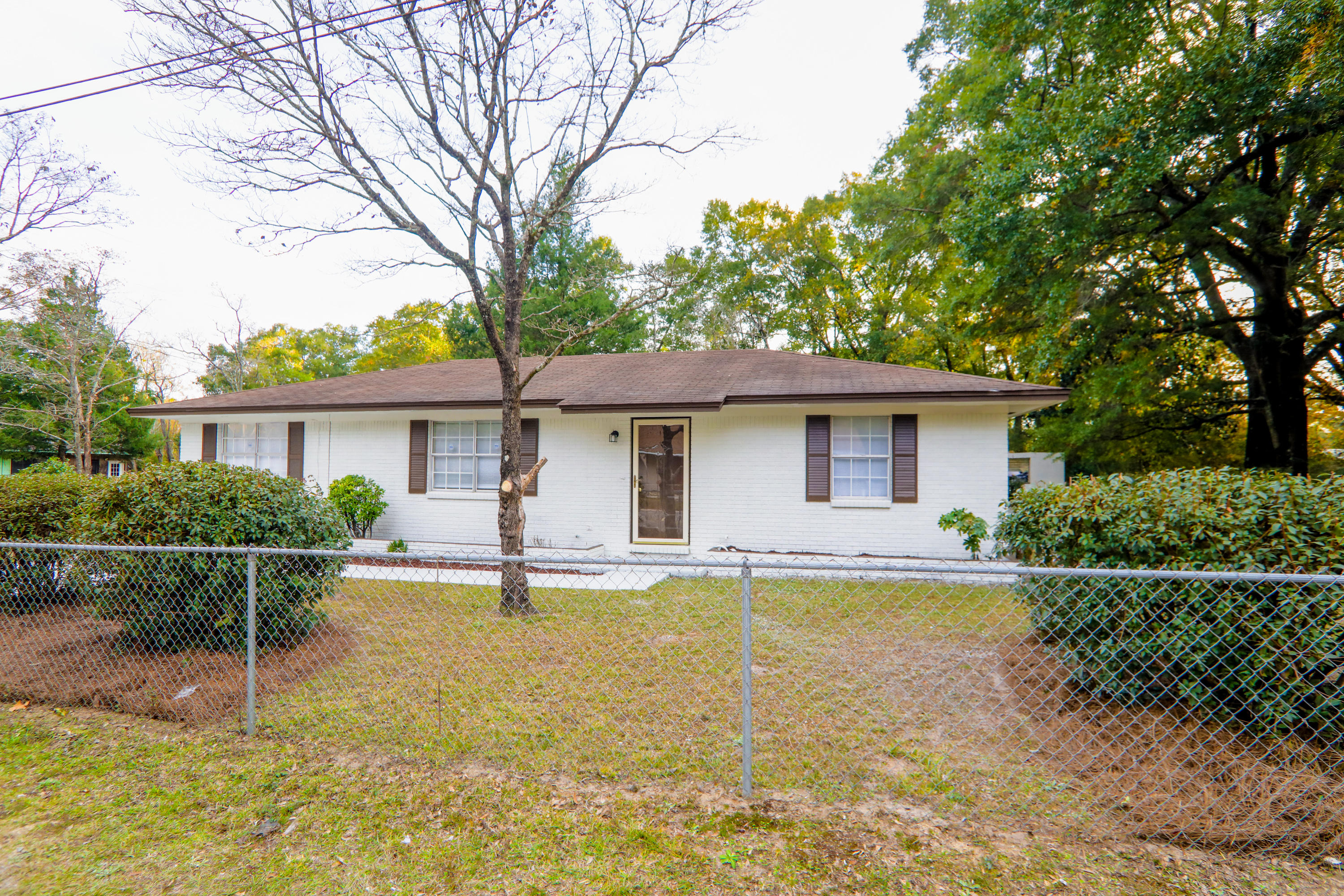 CRESTVIEW - Residential