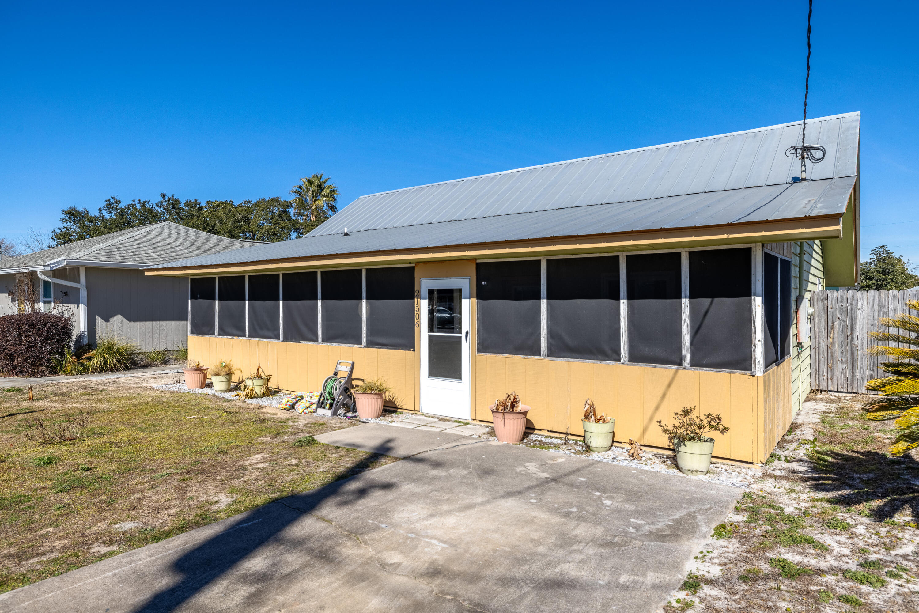 RIVIERA BEACH - Residential