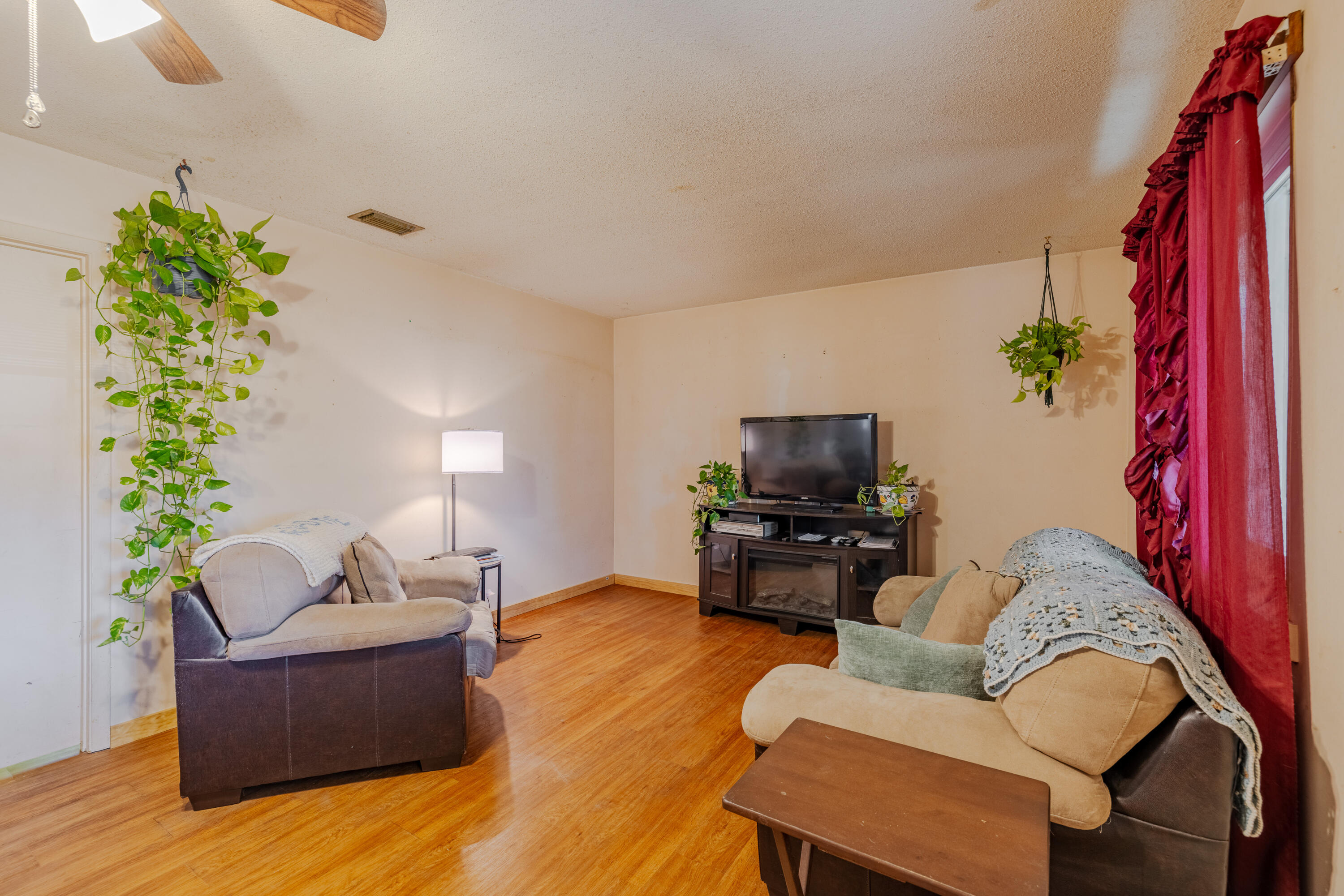 RIVIERA BEACH - Residential