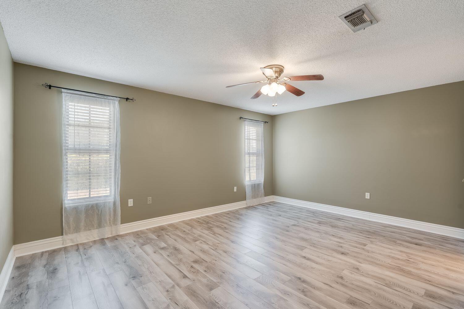 LAKE LORRAINE ESTATES - Residential