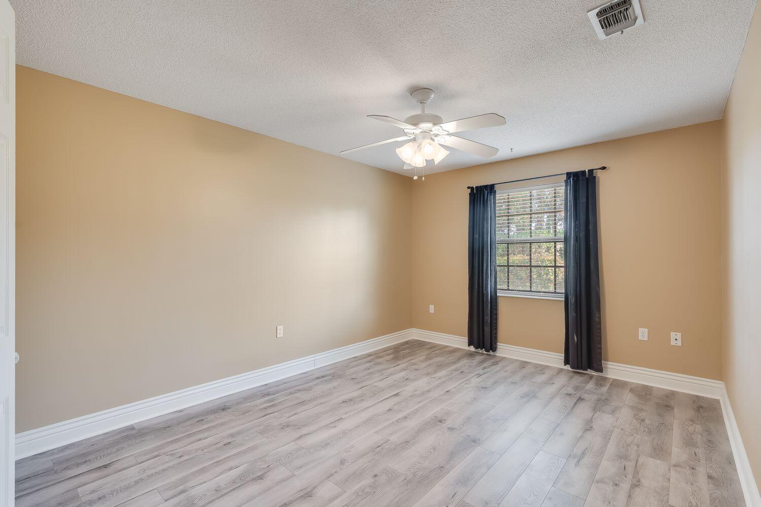 LAKE LORRAINE ESTATES - Residential