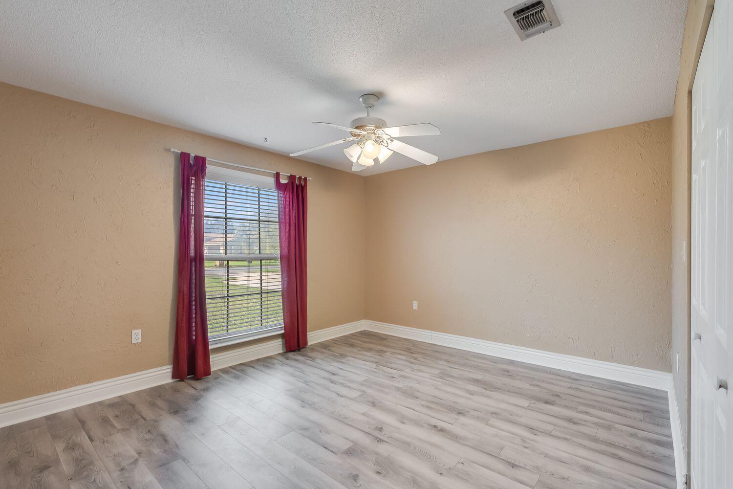 LAKE LORRAINE ESTATES - Residential