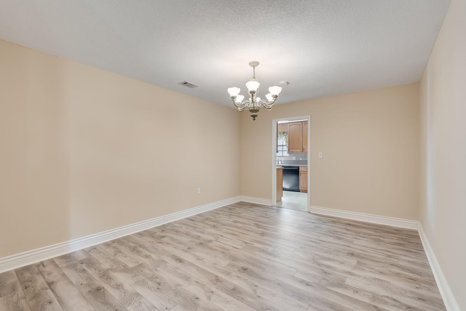 LAKE LORRAINE ESTATES - Residential