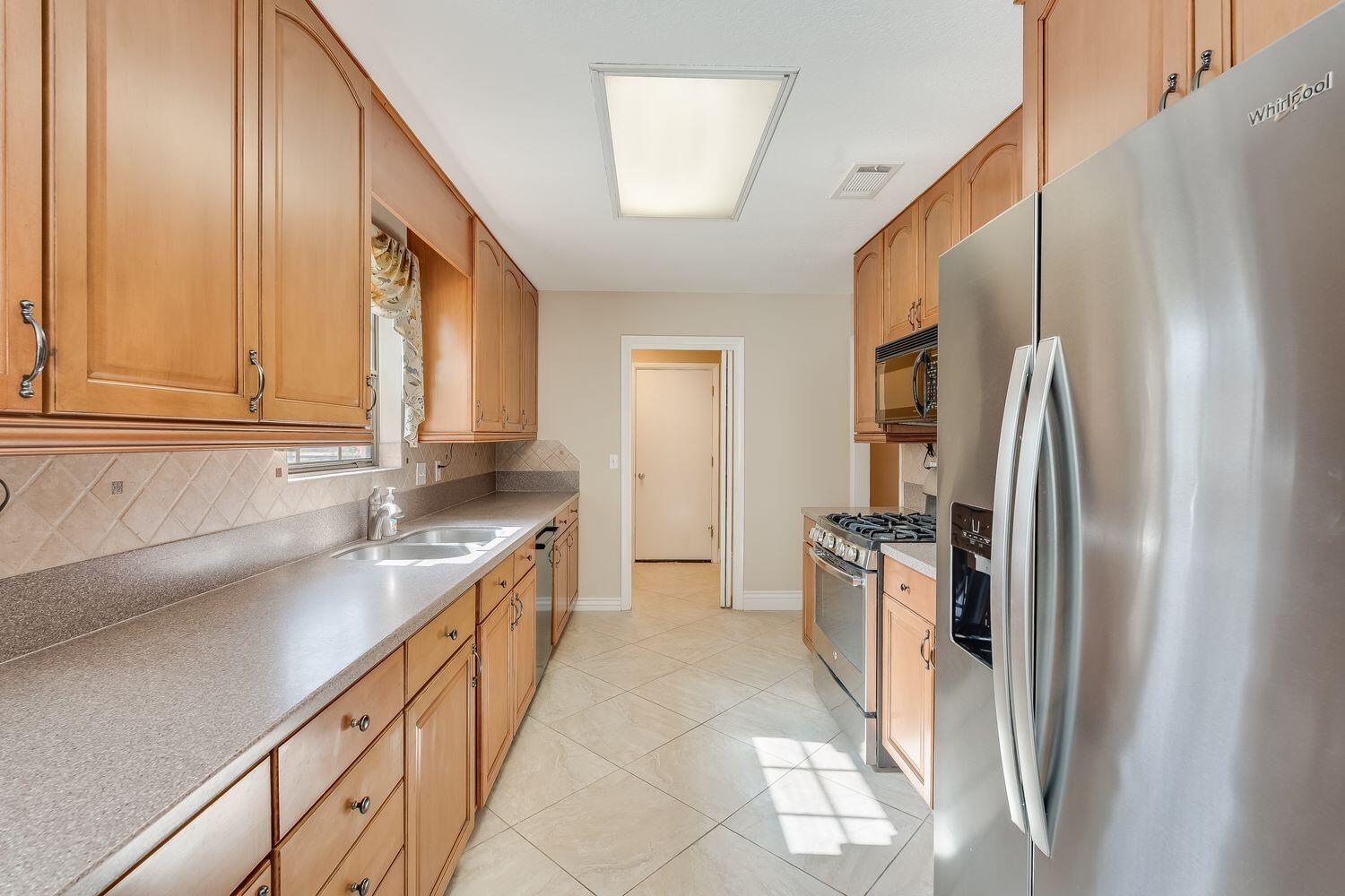 LAKE LORRAINE ESTATES - Residential