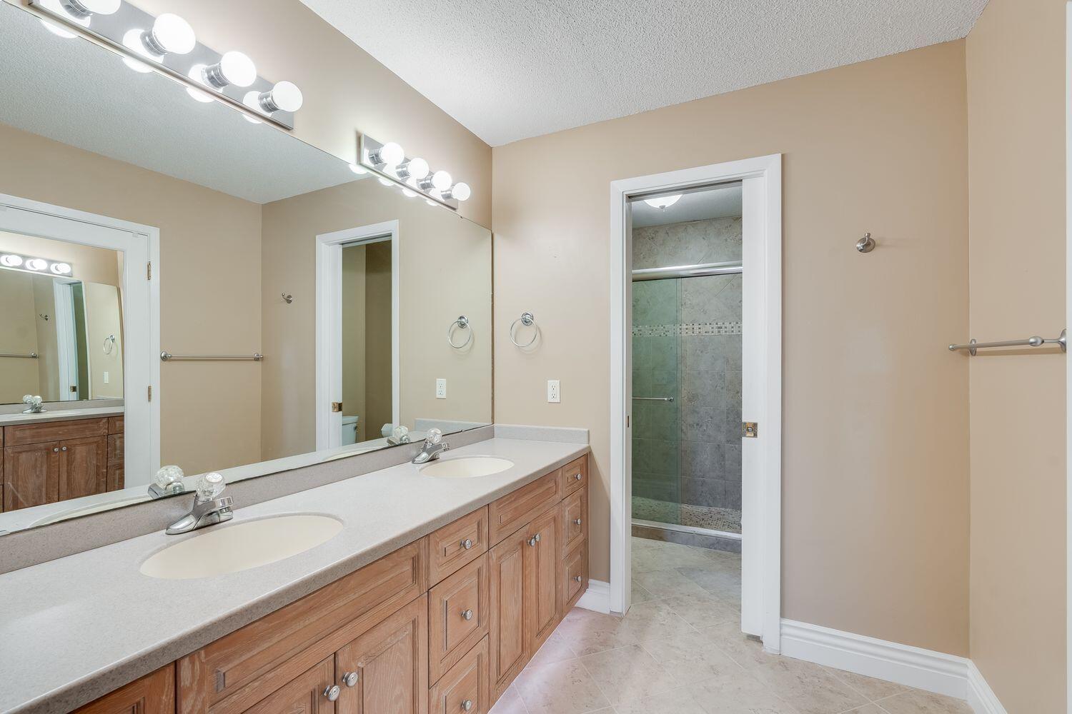 LAKE LORRAINE ESTATES - Residential