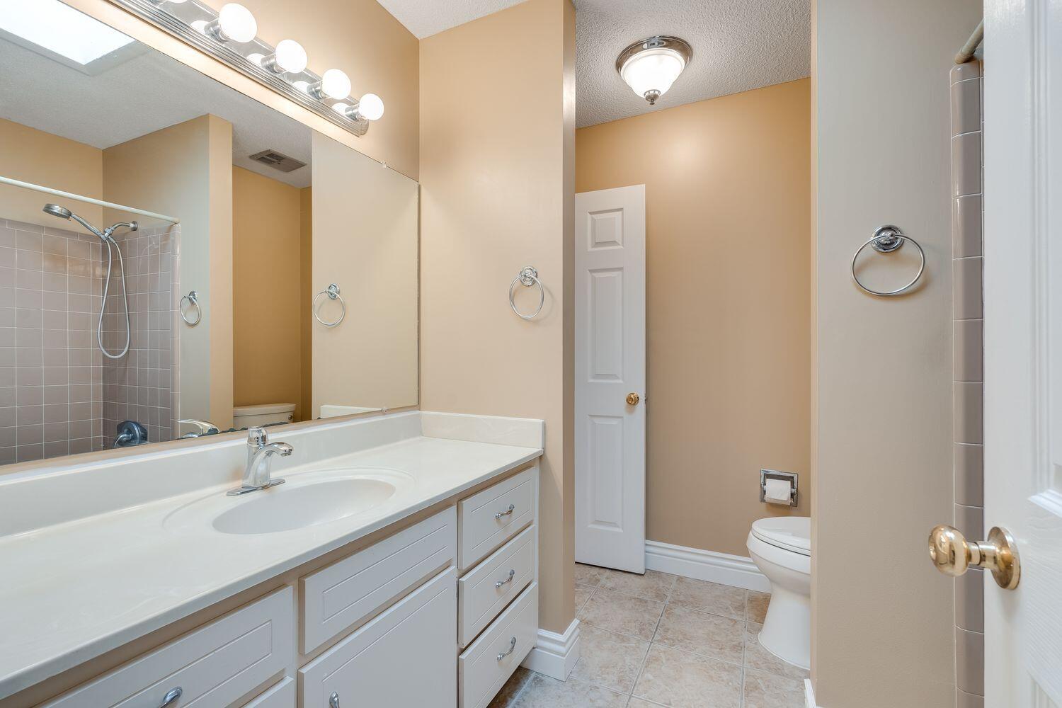 LAKE LORRAINE ESTATES - Residential