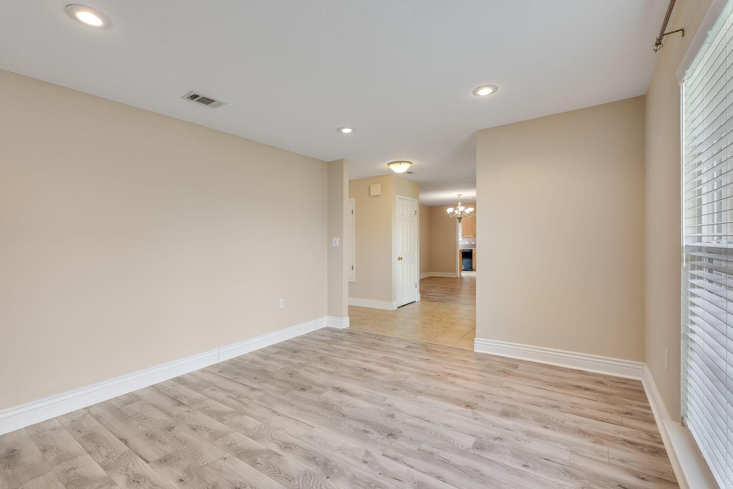 LAKE LORRAINE ESTATES - Residential