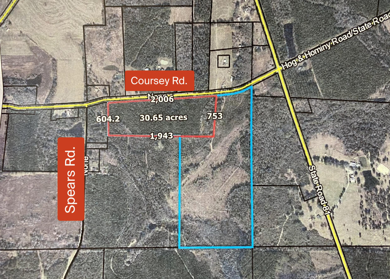 Beautiful 30 acres in North Holmes County, Florida. This property has planted pines and would be perfect for your hunting land, a place to build your dream home or nice getaway. Lots of wildlife, mainly deer and turkey.The property is high and dry, Flood X:100% Pictures and more information will be updated soon.This 30 acres will be surveyed out from the 105 acres.The other 75 acres is listed MLS #854992