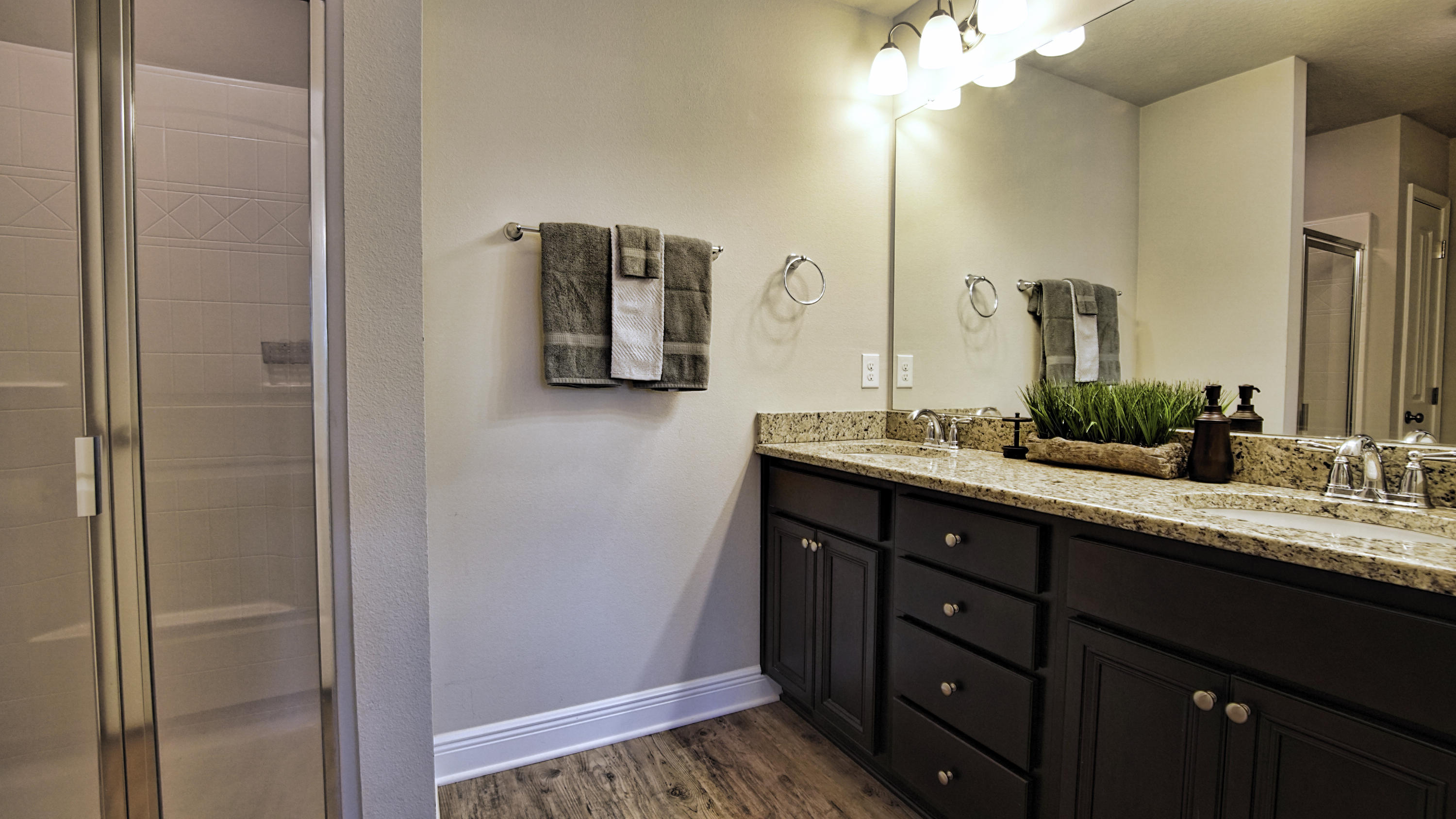 RESERVE POINTE - Residential