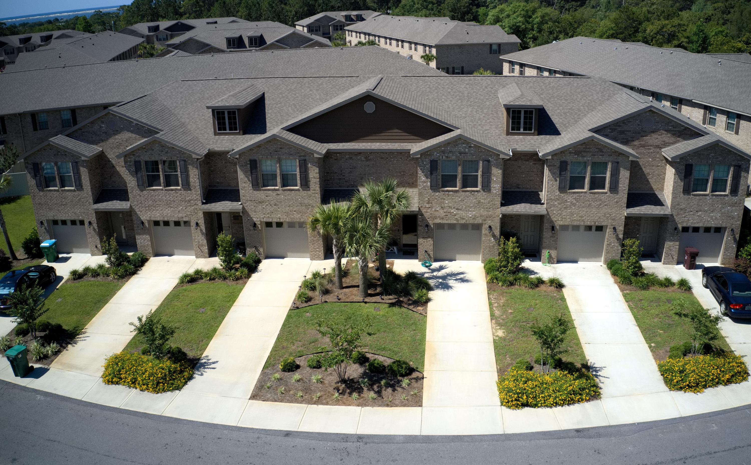 RESERVE POINTE - Residential