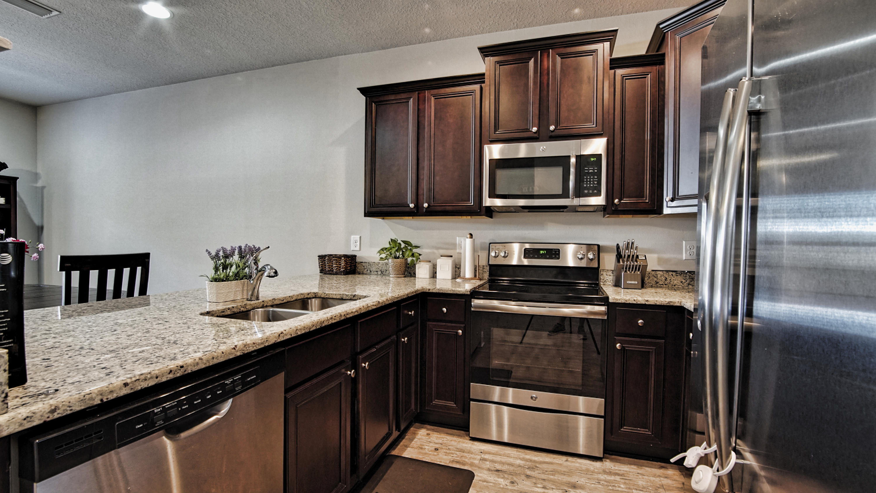 RESERVE POINTE - Residential