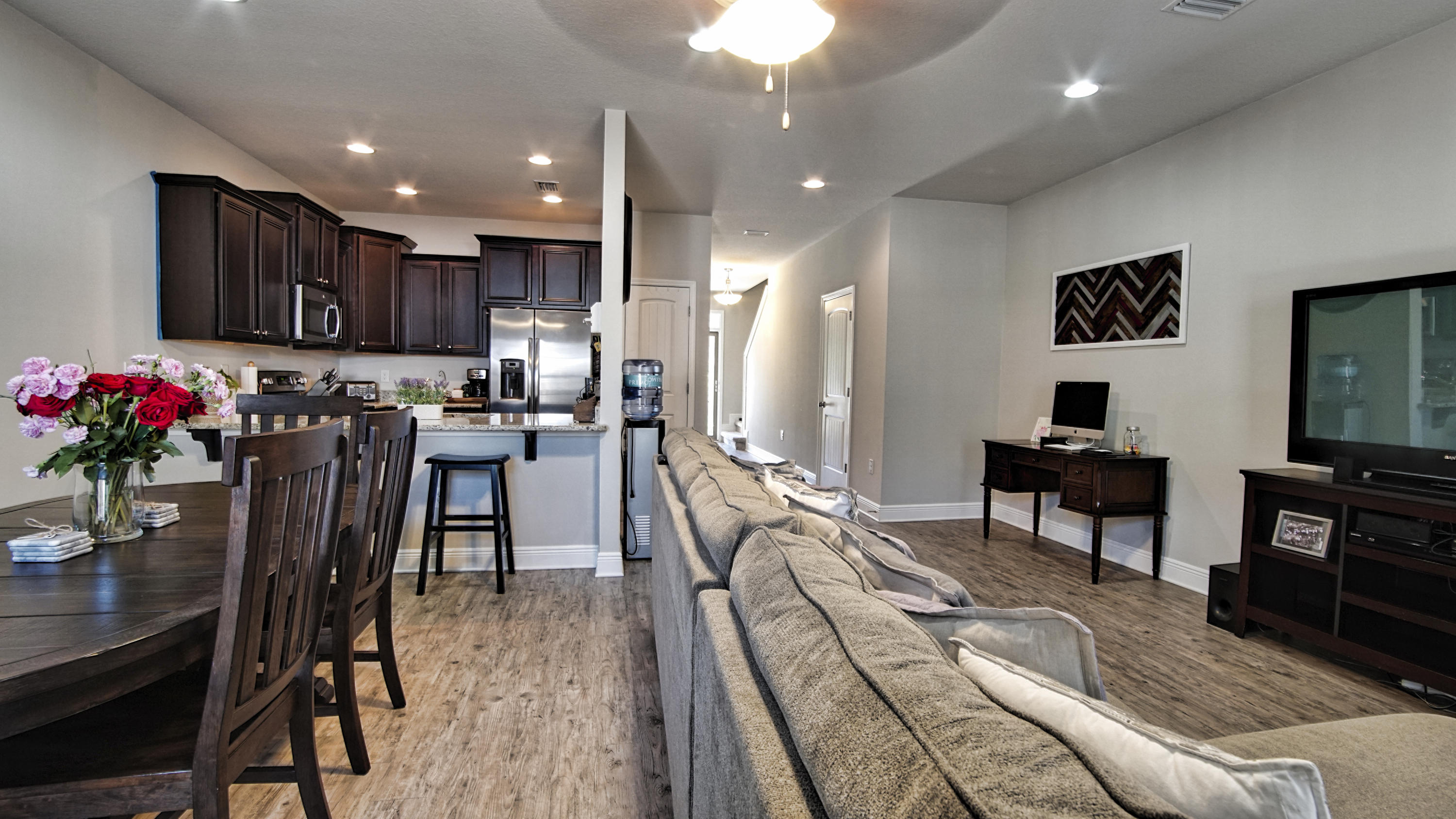 RESERVE POINTE - Residential