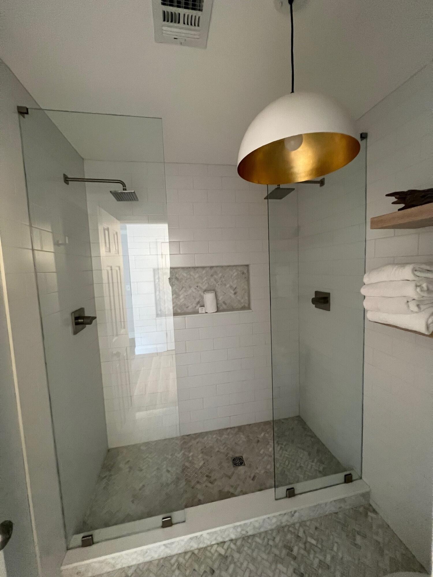 LINKSIDE VILLAGE UNIT 2 - Residential Lease