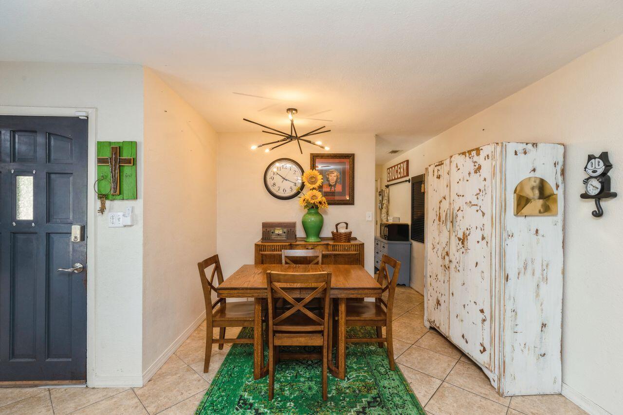 ELLIOTTS POINT - Residential