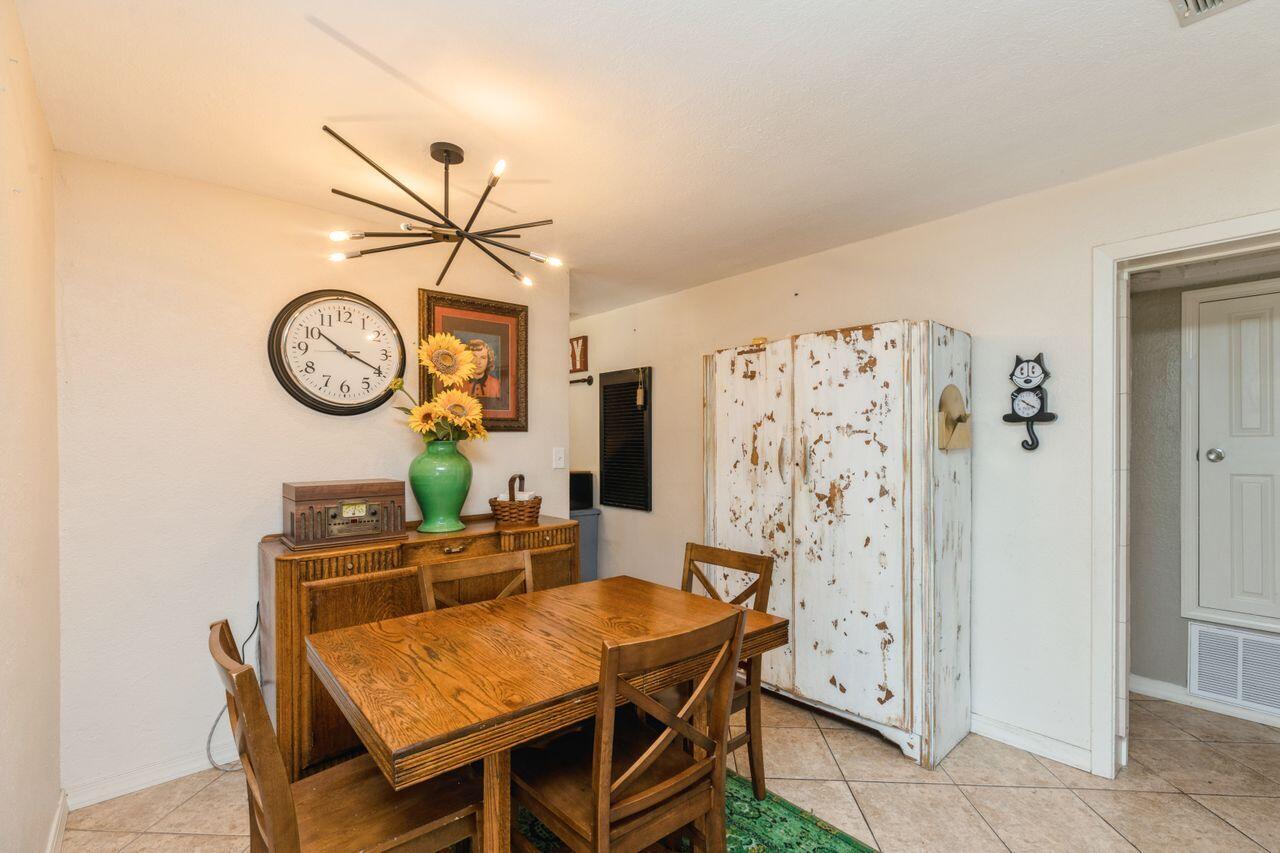 ELLIOTTS POINT - Residential