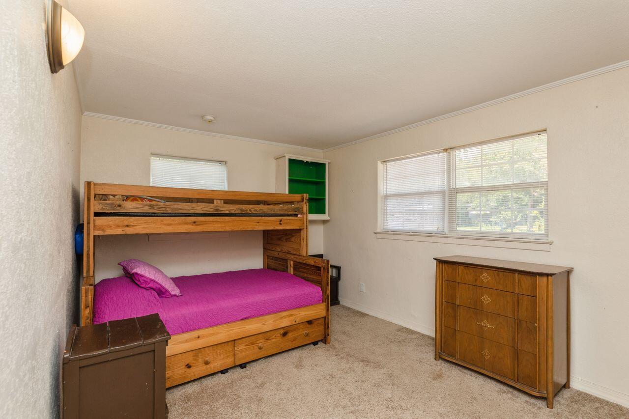 ELLIOTTS POINT - Residential