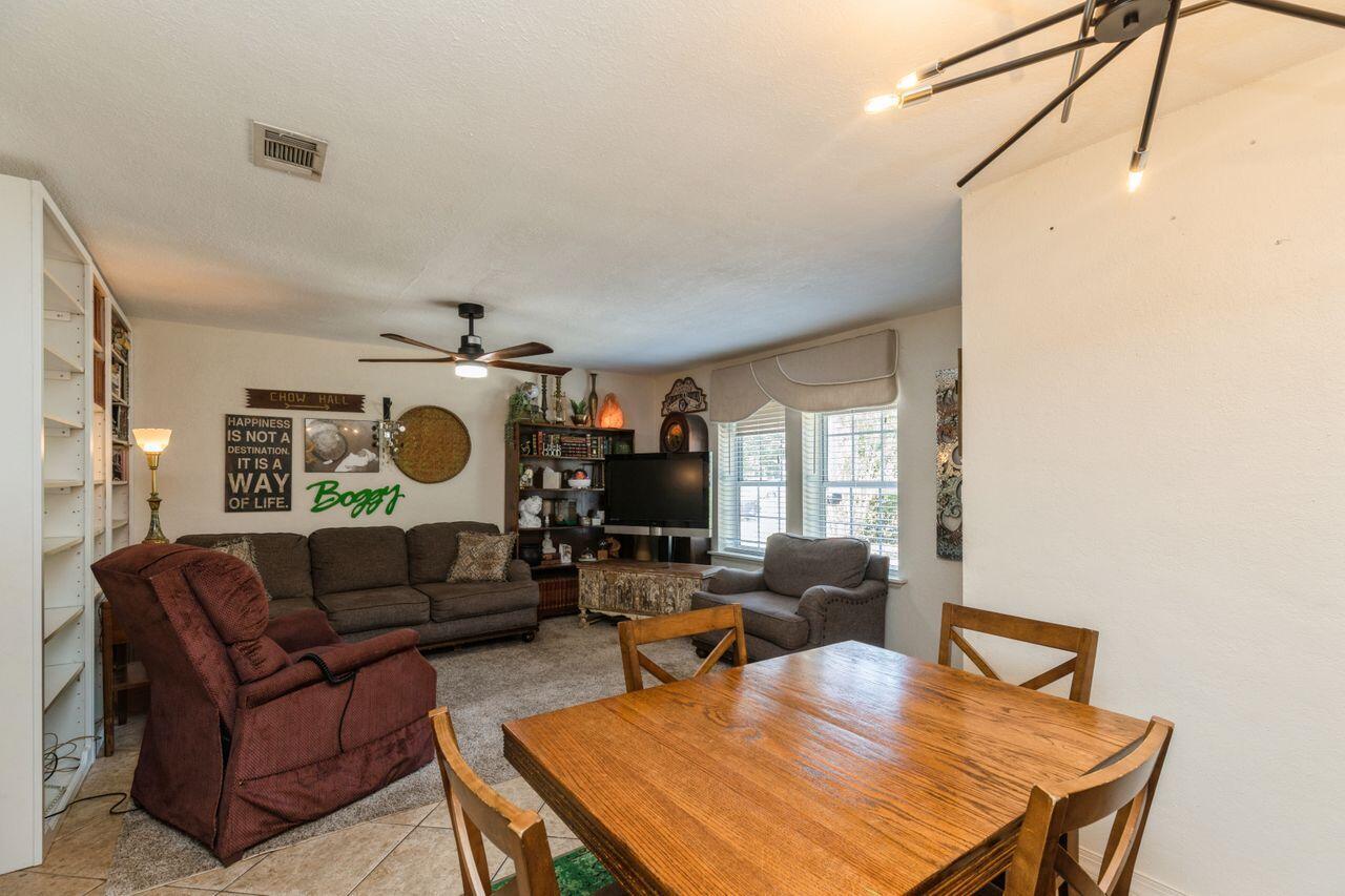 ELLIOTTS POINT - Residential