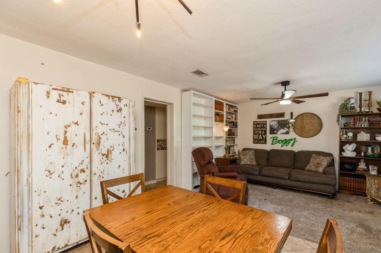 ELLIOTTS POINT - Residential