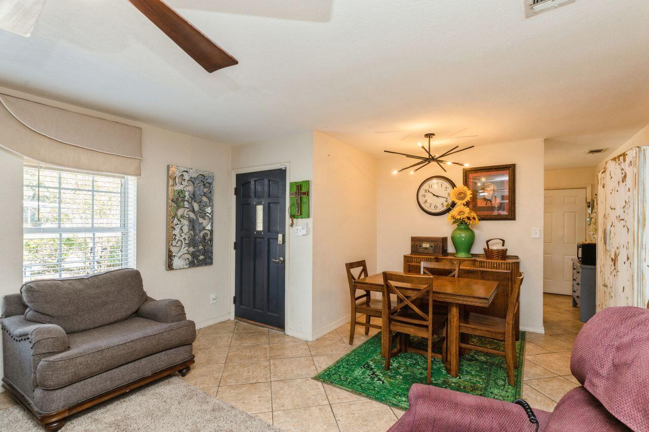 ELLIOTTS POINT - Residential