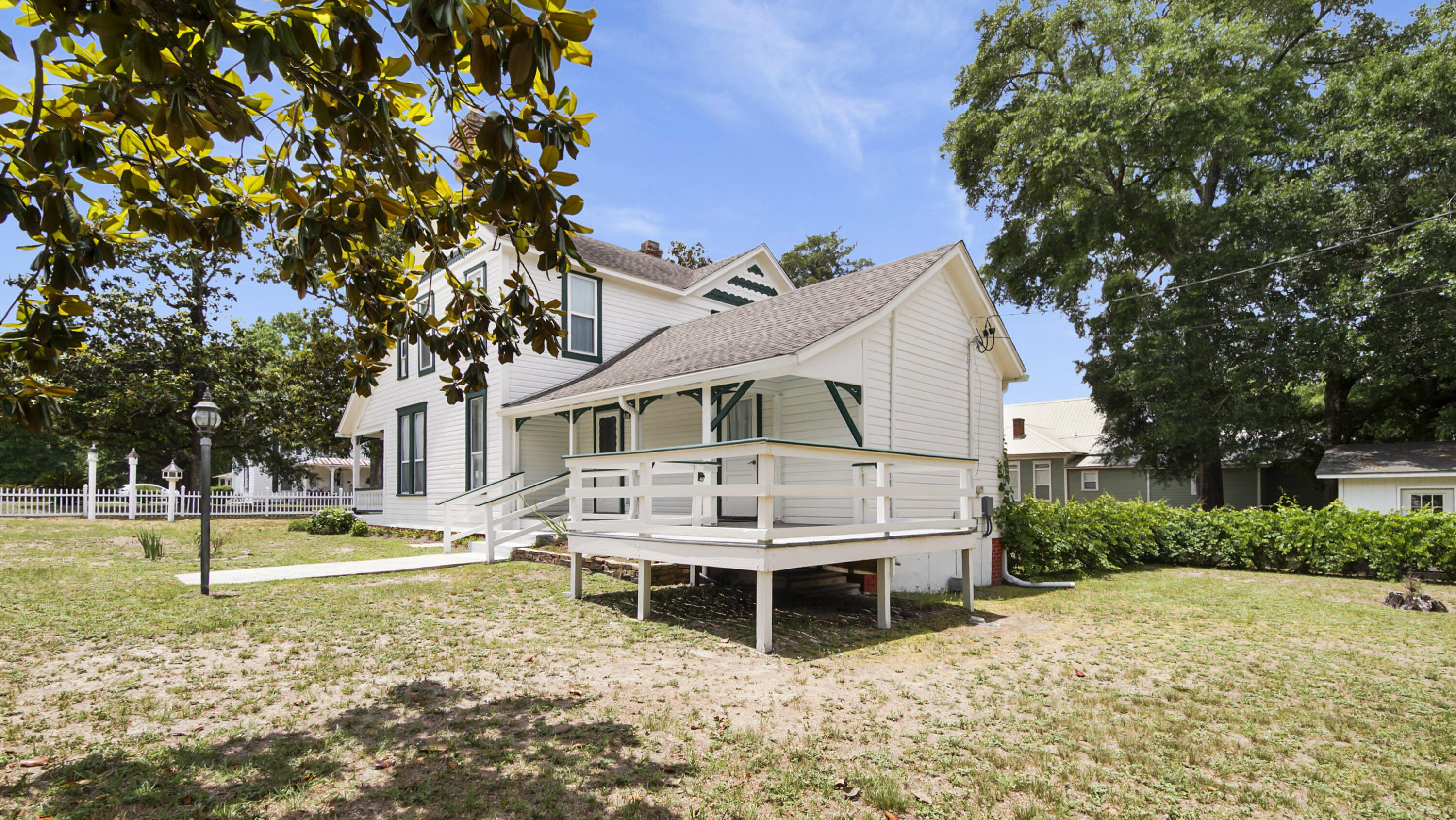TOWN OF DEFUNIAK SPRINGS - Residential