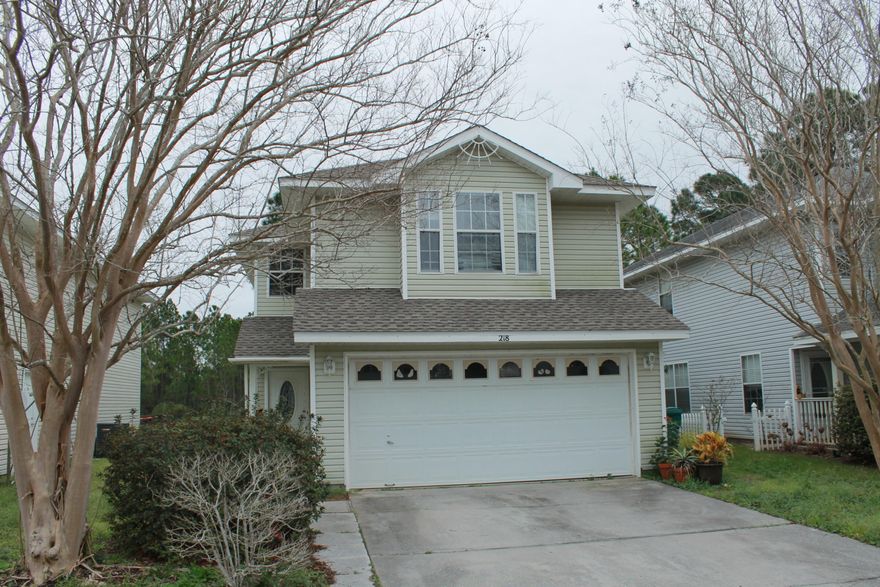 AVAILABLE FOR MOVE IN ON SEPTEMBER 9!
Adorable 2 story cottage in the heart of Destin. Short commute to gorgeous white sand beaches, shopping, and entertainment. Downstairs you will find an spacious open living room with tons of natural light and gorgeous lake view. The kitchen features plenty of countertop space, a breakfast bar, and sightlines into the living room and dining room. There is an additional half bath located on the lower level for convenience.
Upstairs you'll find three bedrooms and two bathrooms. The large master suite has two walk in closets, and an attached bath with double vaniity and garden tub.
Attached 2-car garage.
Pets considered- Restrictions Apply.
Tenant to verify all data.
Call Sound Choice Real Estate to schedule a showing- 850.389.8533
