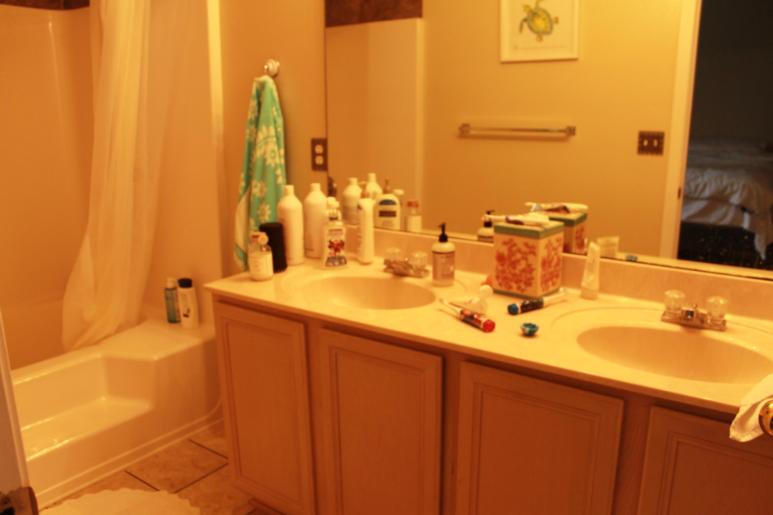 TWIN LAKES - Residential Lease