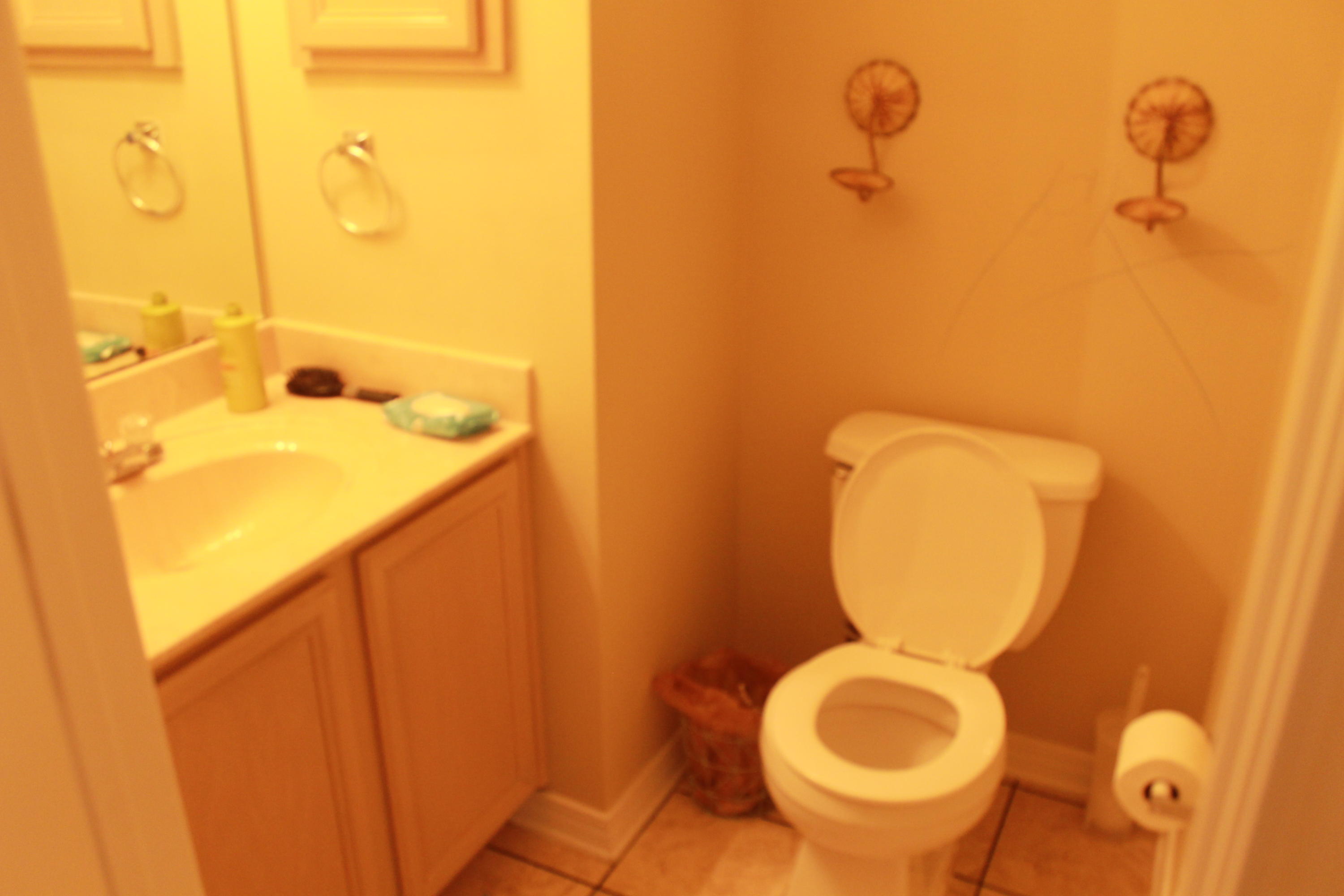 TWIN LAKES - Residential Lease