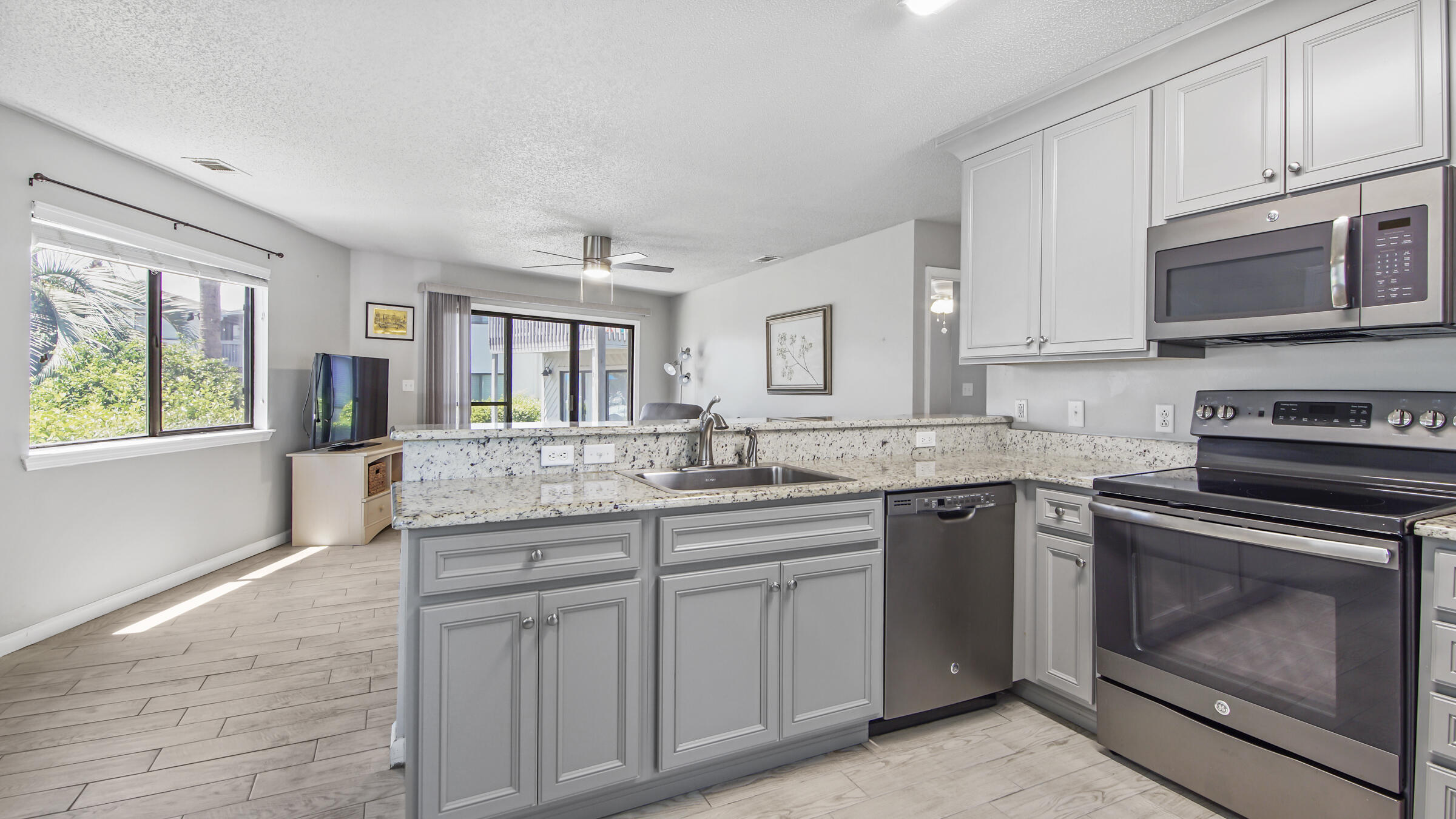 UNIT 21-A CRYSTAL VILLAGE II PHASE 3 - Residential