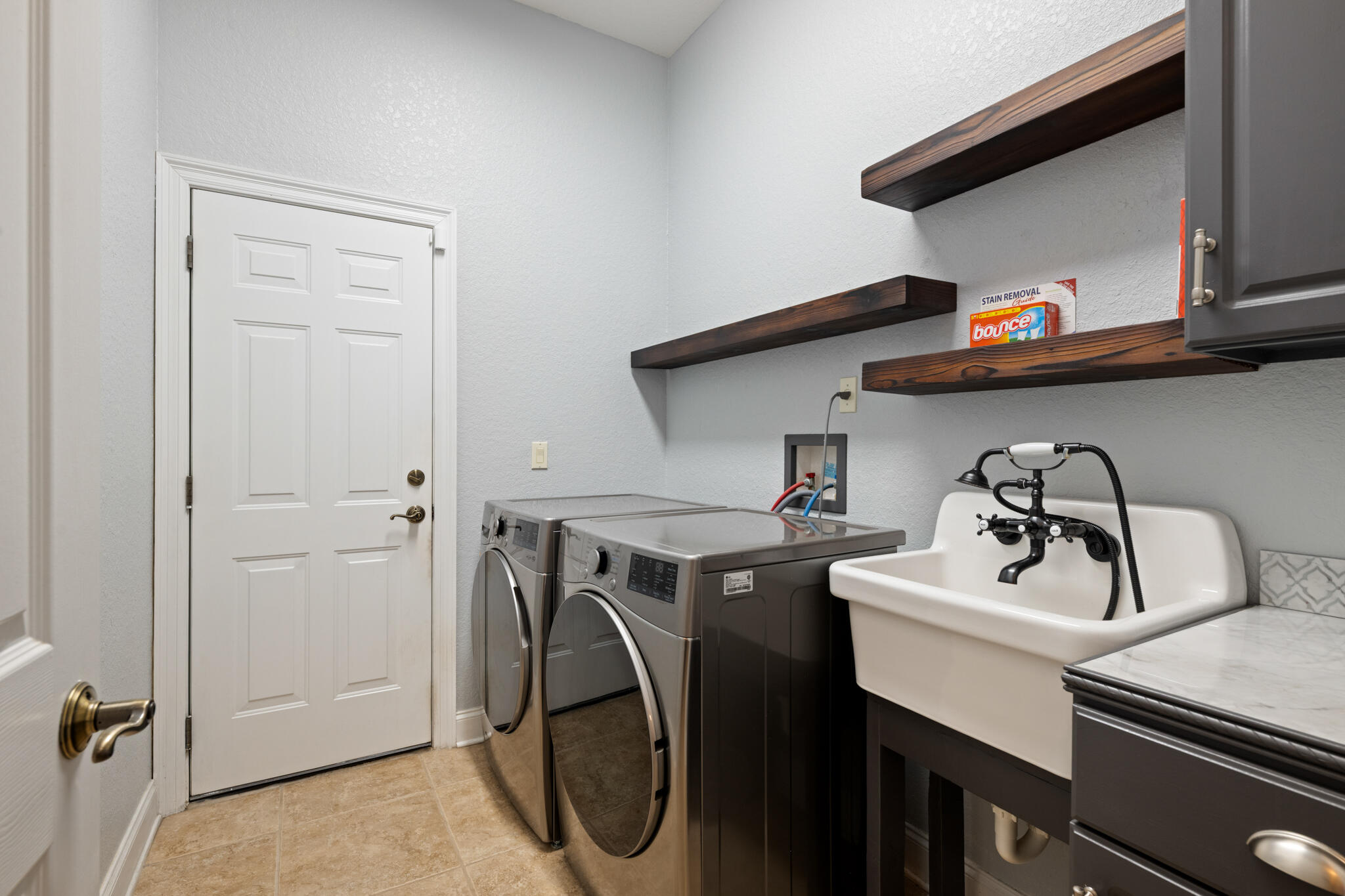 HOLLEY BY THE SEA - Residential