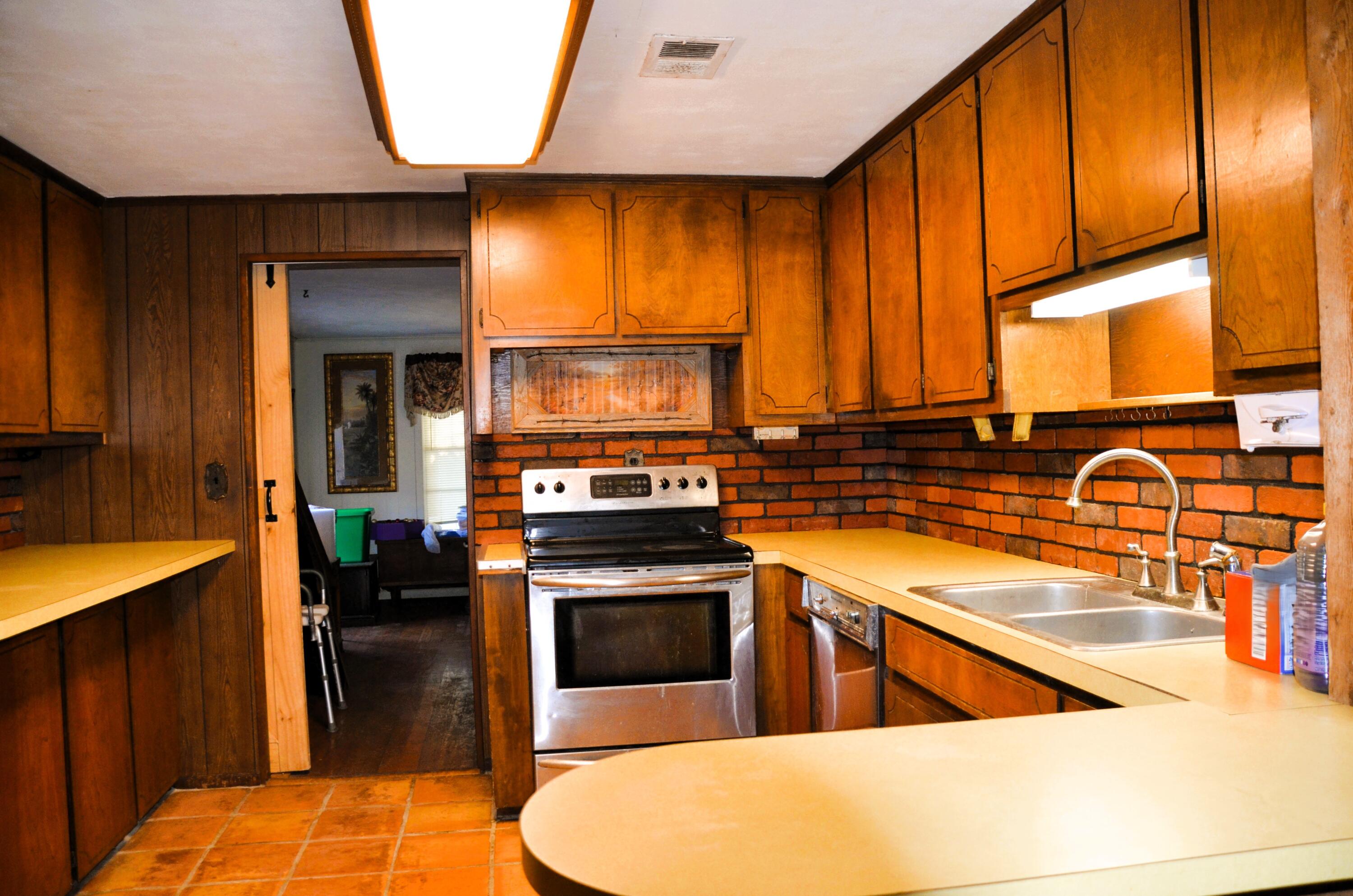 RESUB OF KELLYS ADD TO DESTIN - Residential