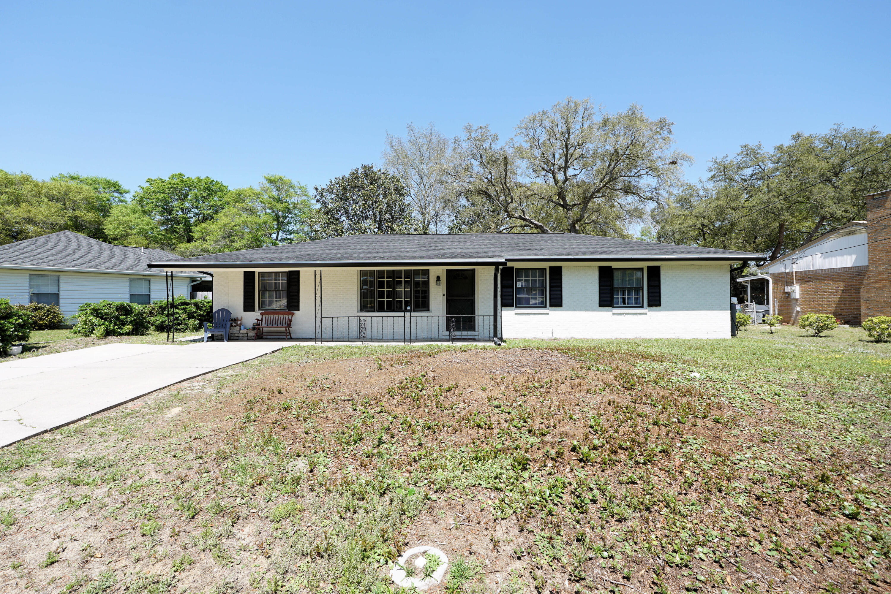 The location of this home can't be beat! Less than a 5 minute drive to Lions Park, Niceville Children's Park, and Turkey Creek. Unlimited sidewalks make it easy to have an evening stroll or bike ride around the neighborhood. Niceville is known for is idyllic and cozy setting with A+ schools and lots of local restaurants, breweries, and local shops. Come be a part of our community and check out this one of a kind property