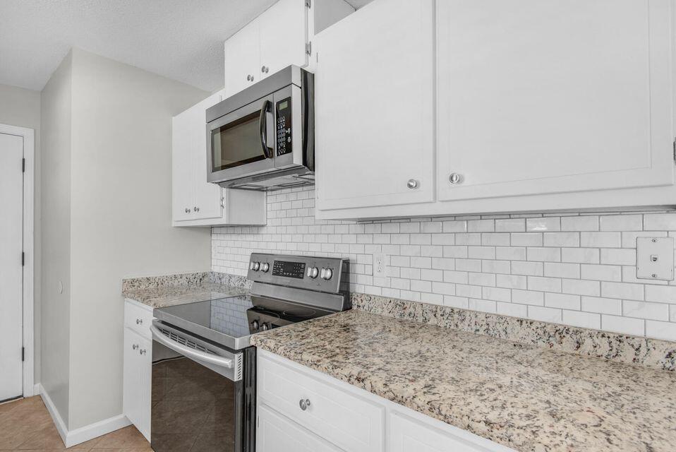 BRITTS MANOR S/D - Residential Lease