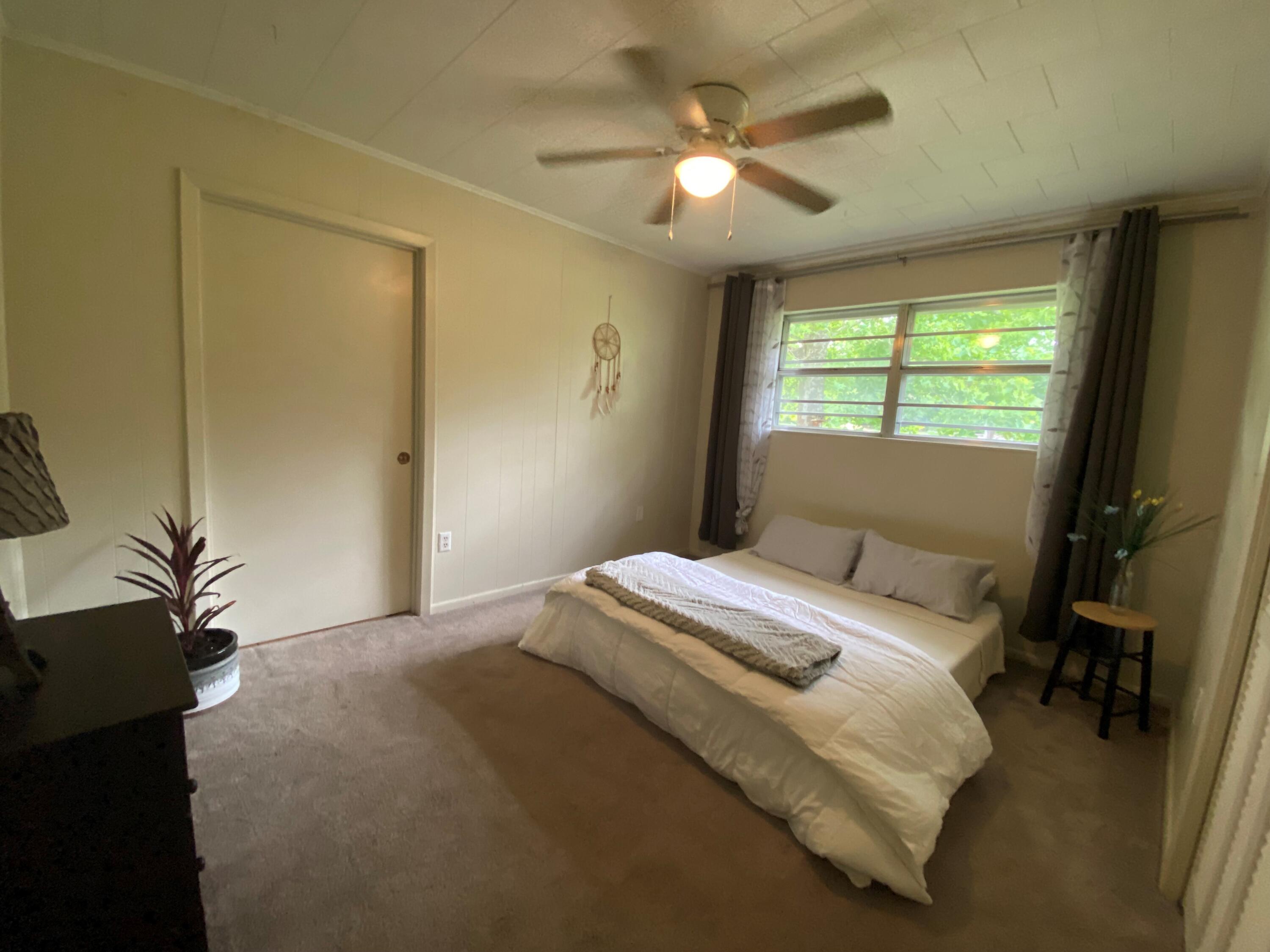 TEN LAKE ESTATES UNIT 1 - Residential