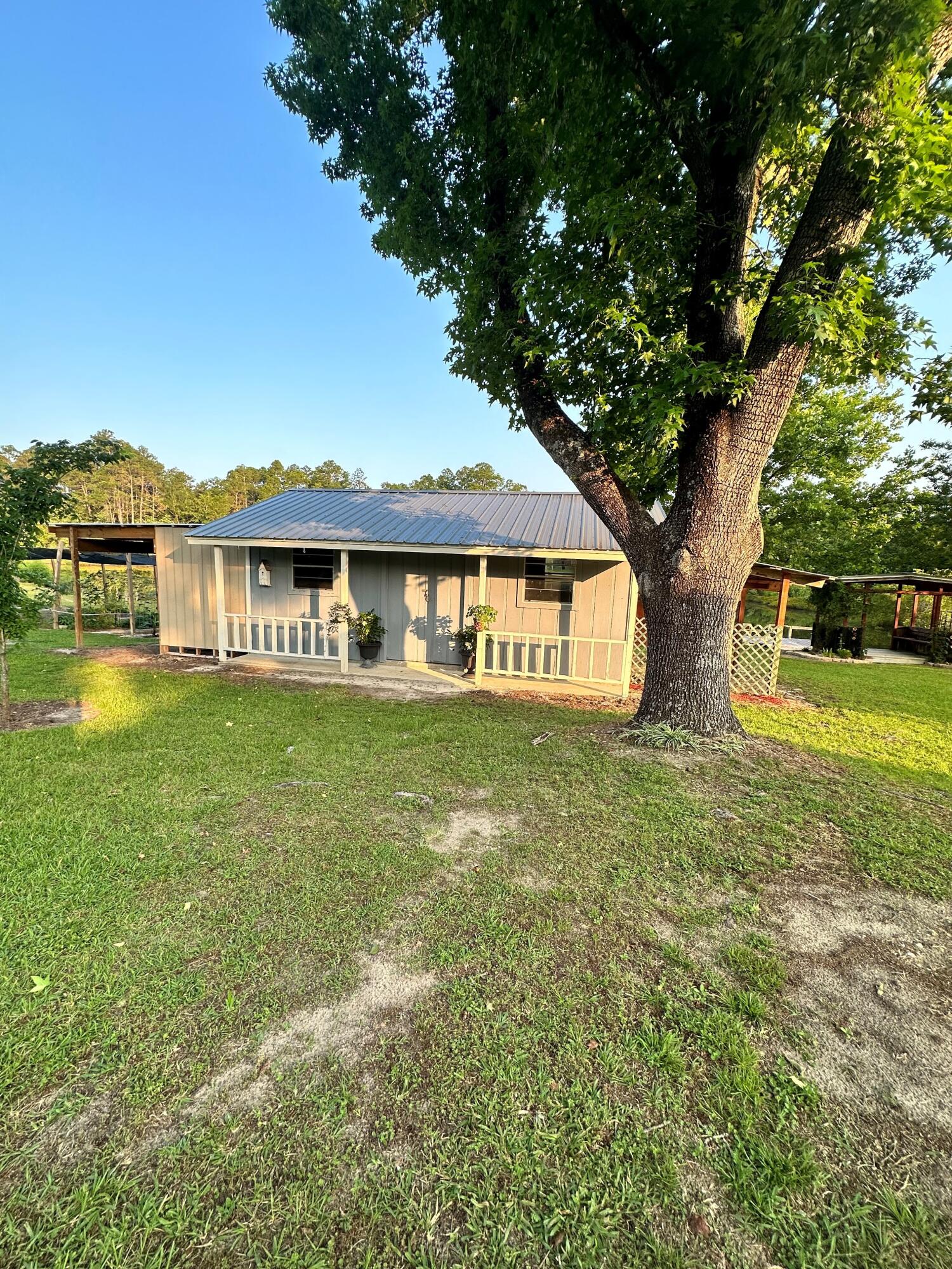 TEN LAKE ESTATES UNIT 1 - Residential